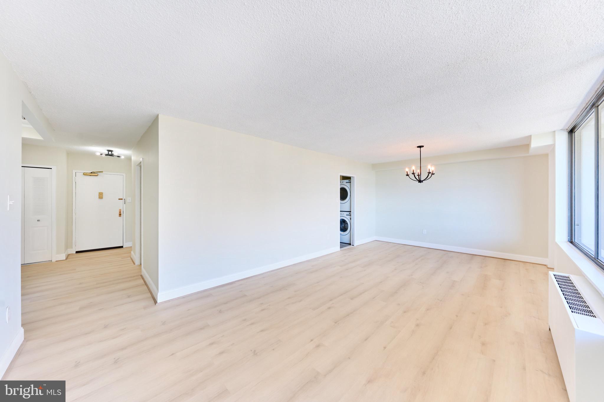 SKYLINE PLAZA - Residential