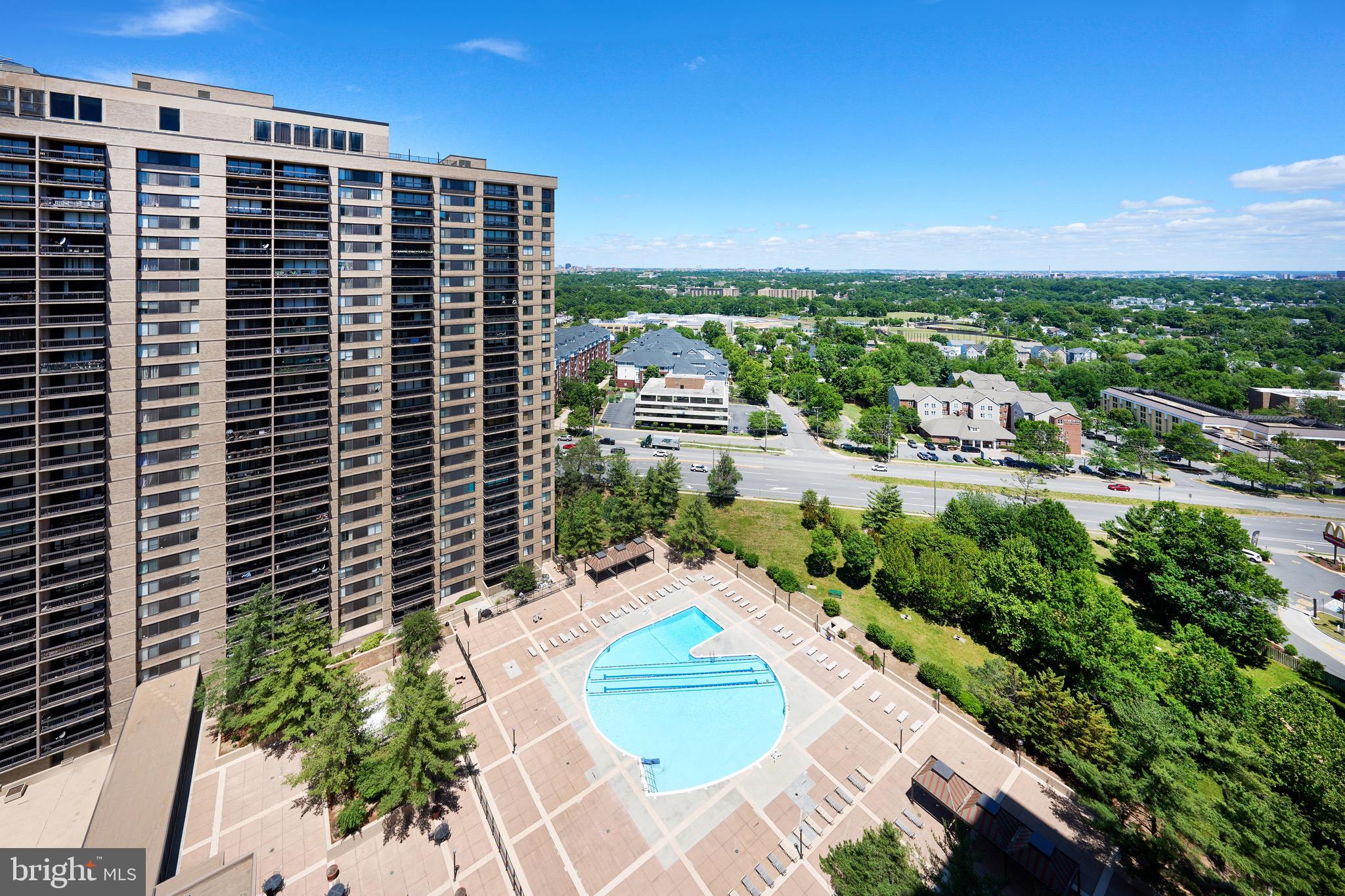 SKYLINE PLAZA - Residential