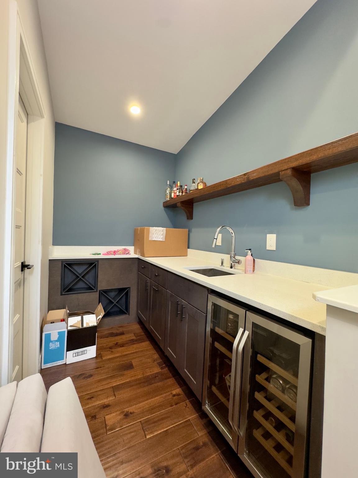 RIVERSIDE - Residential Lease