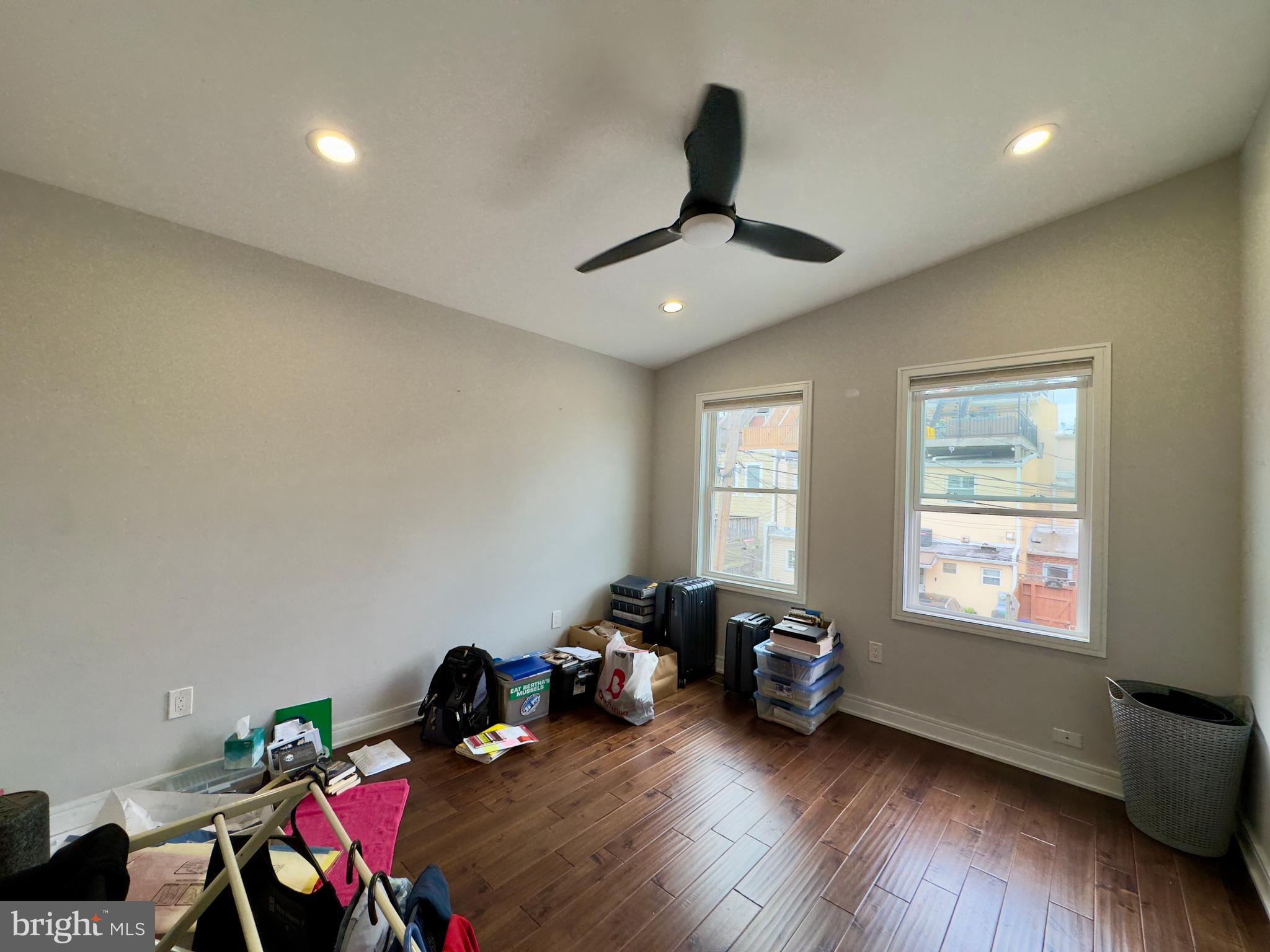 RIVERSIDE - Residential Lease