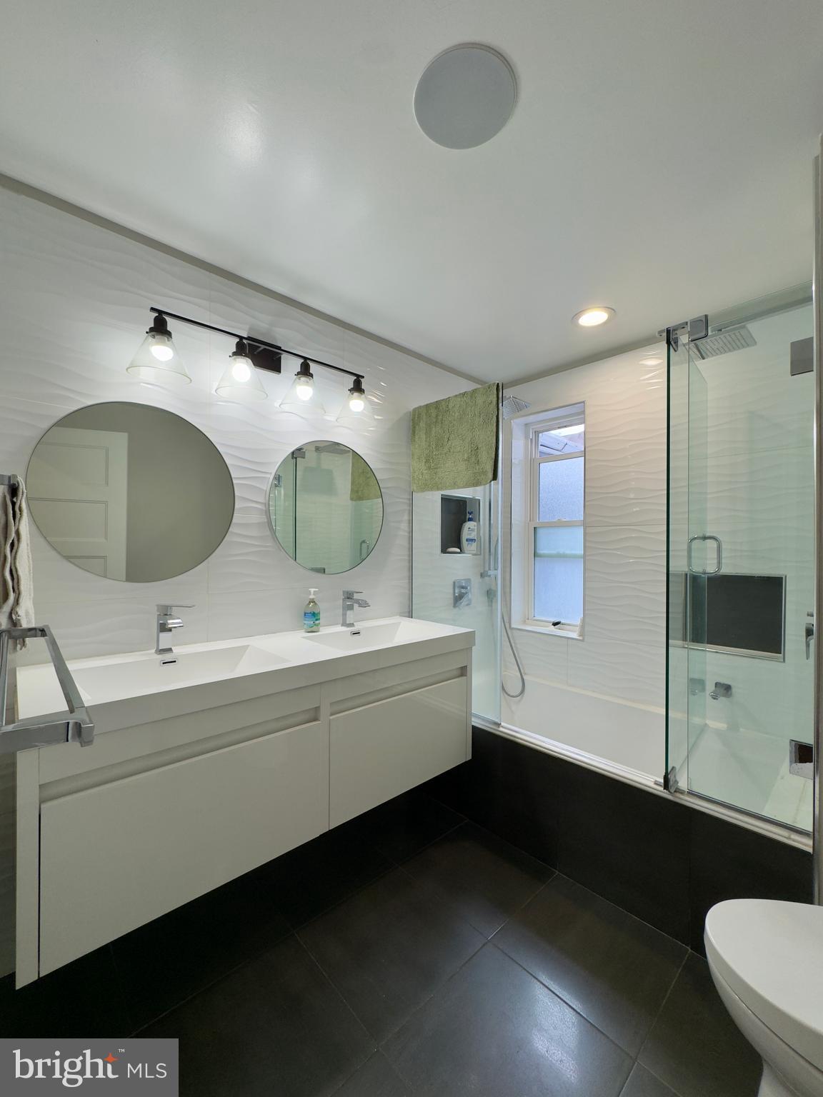 RIVERSIDE - Residential Lease