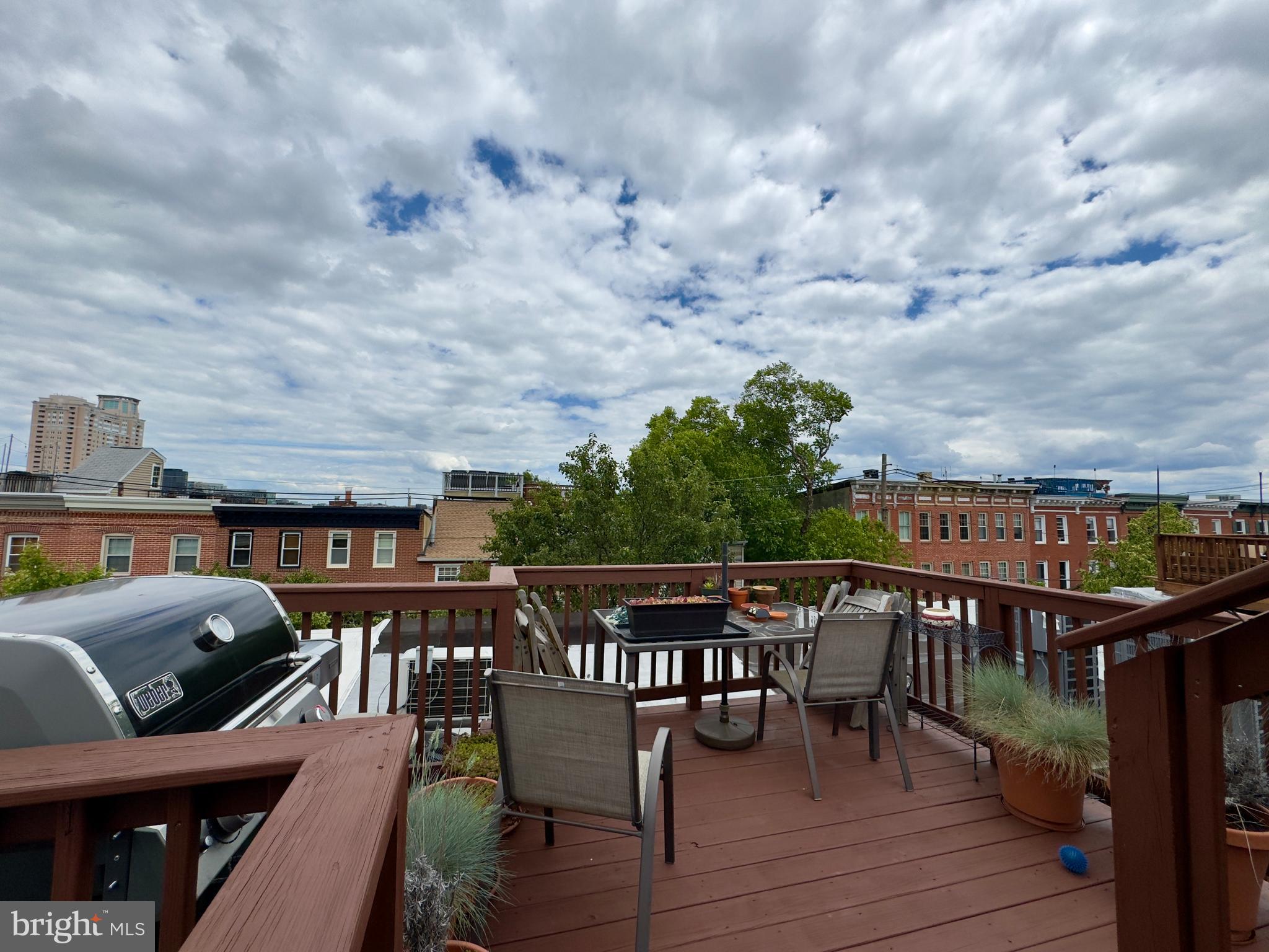 RIVERSIDE - Residential Lease