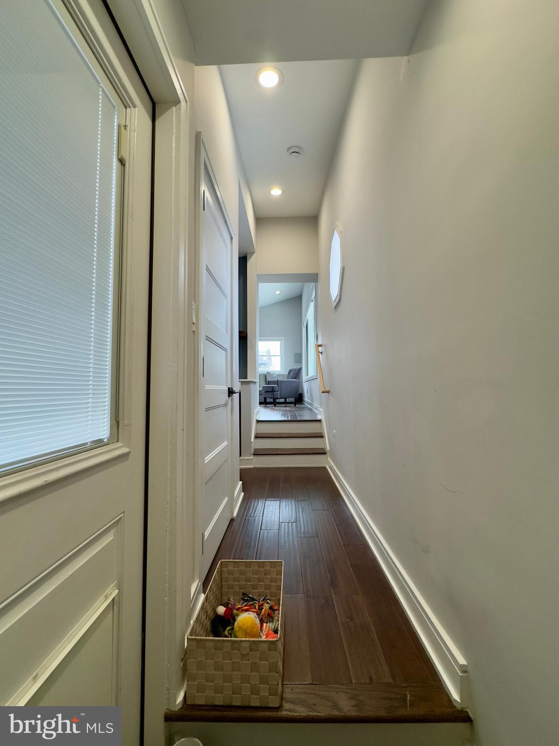 RIVERSIDE - Residential Lease