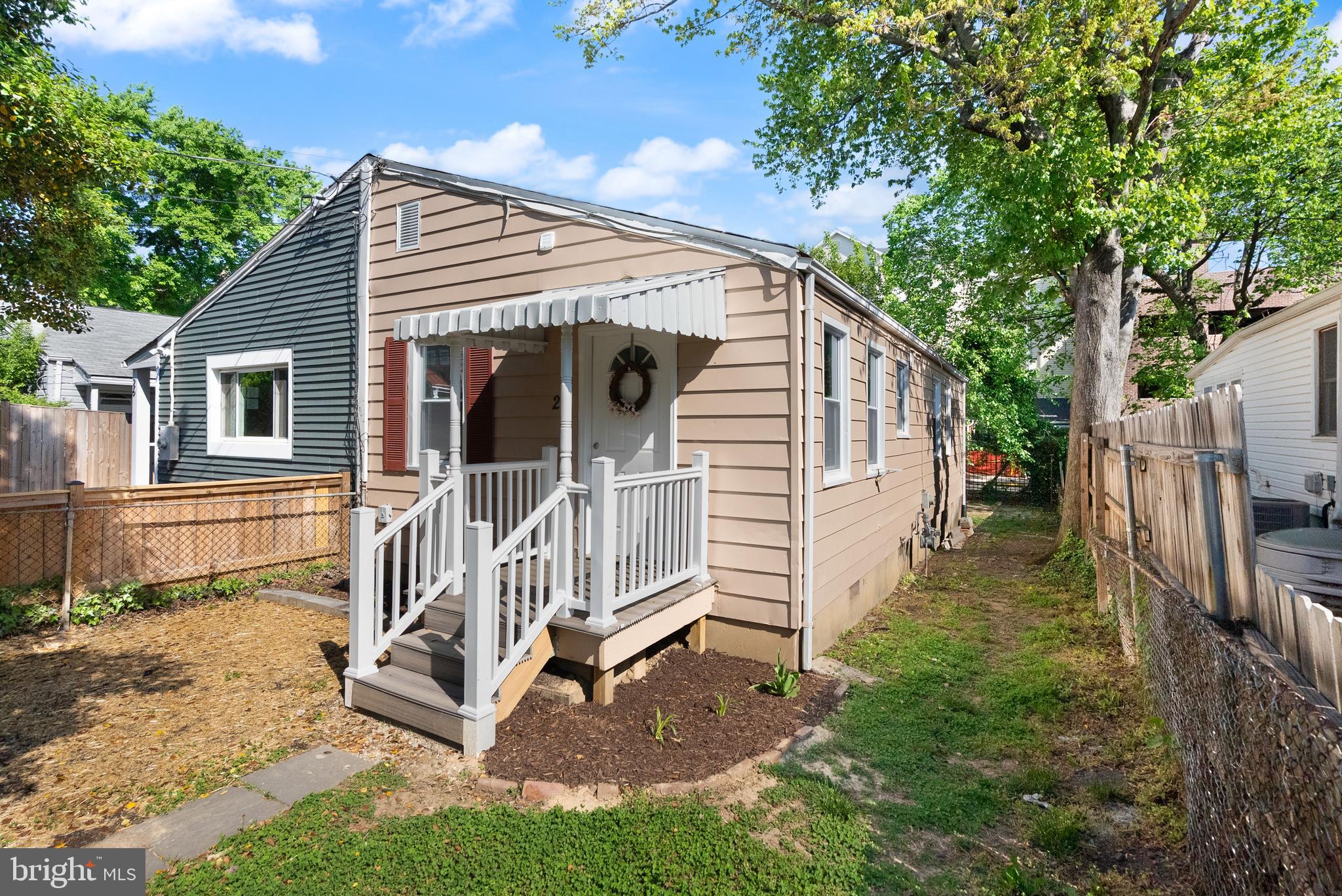 28 E REED AVENUE