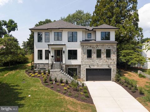 Photo of 6179 Hardy Drive, MCLEAN, VA 22101 (MLS # VAFX2276566)