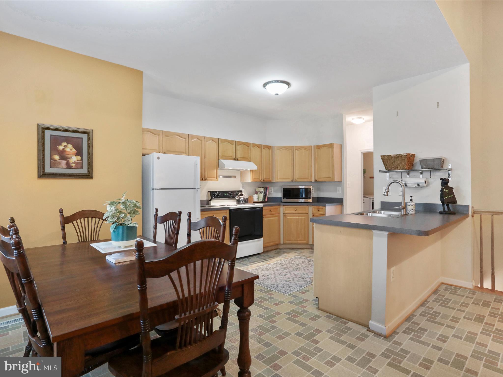 LOCUST HILL - Residential