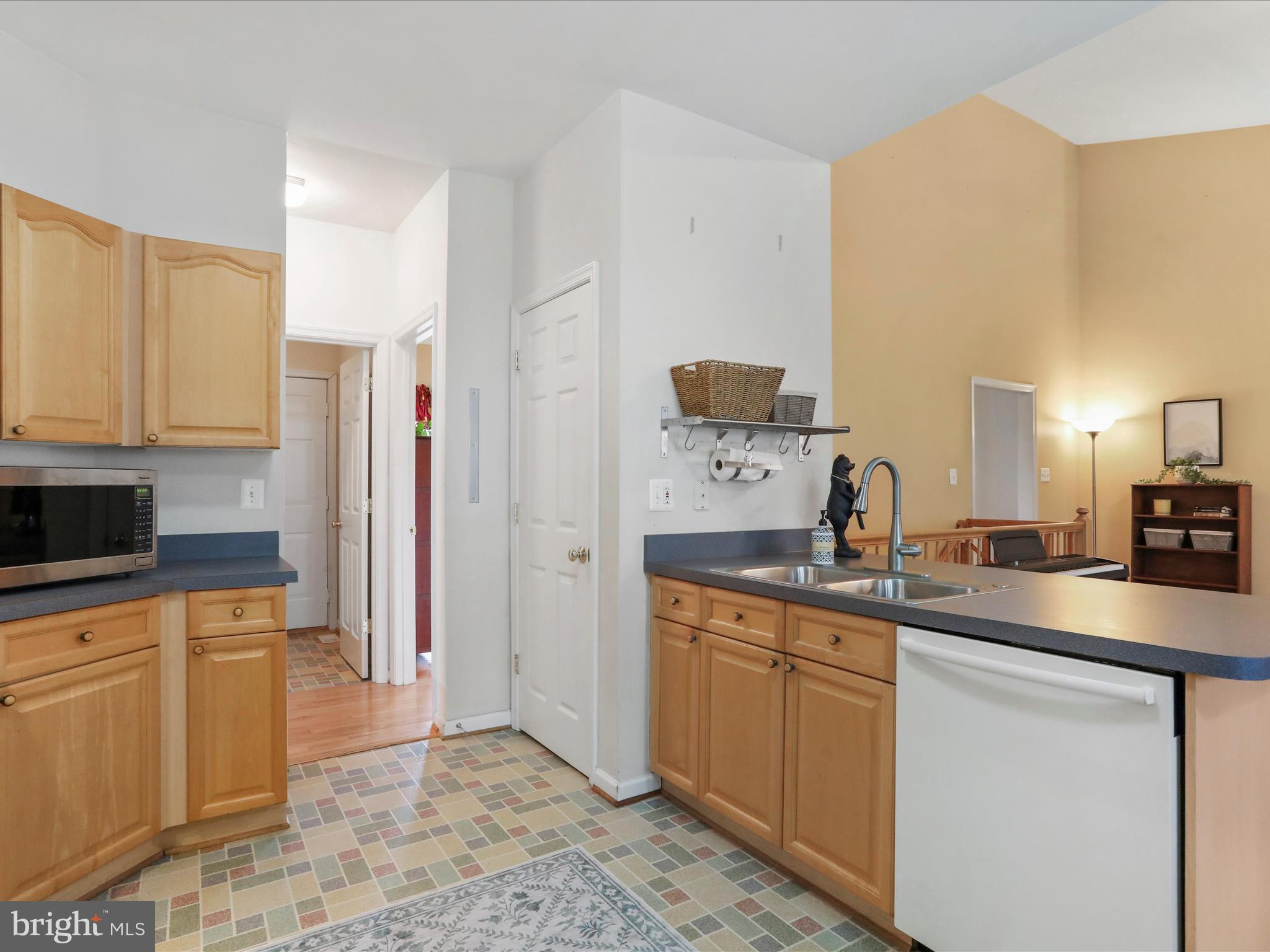 LOCUST HILL - Residential