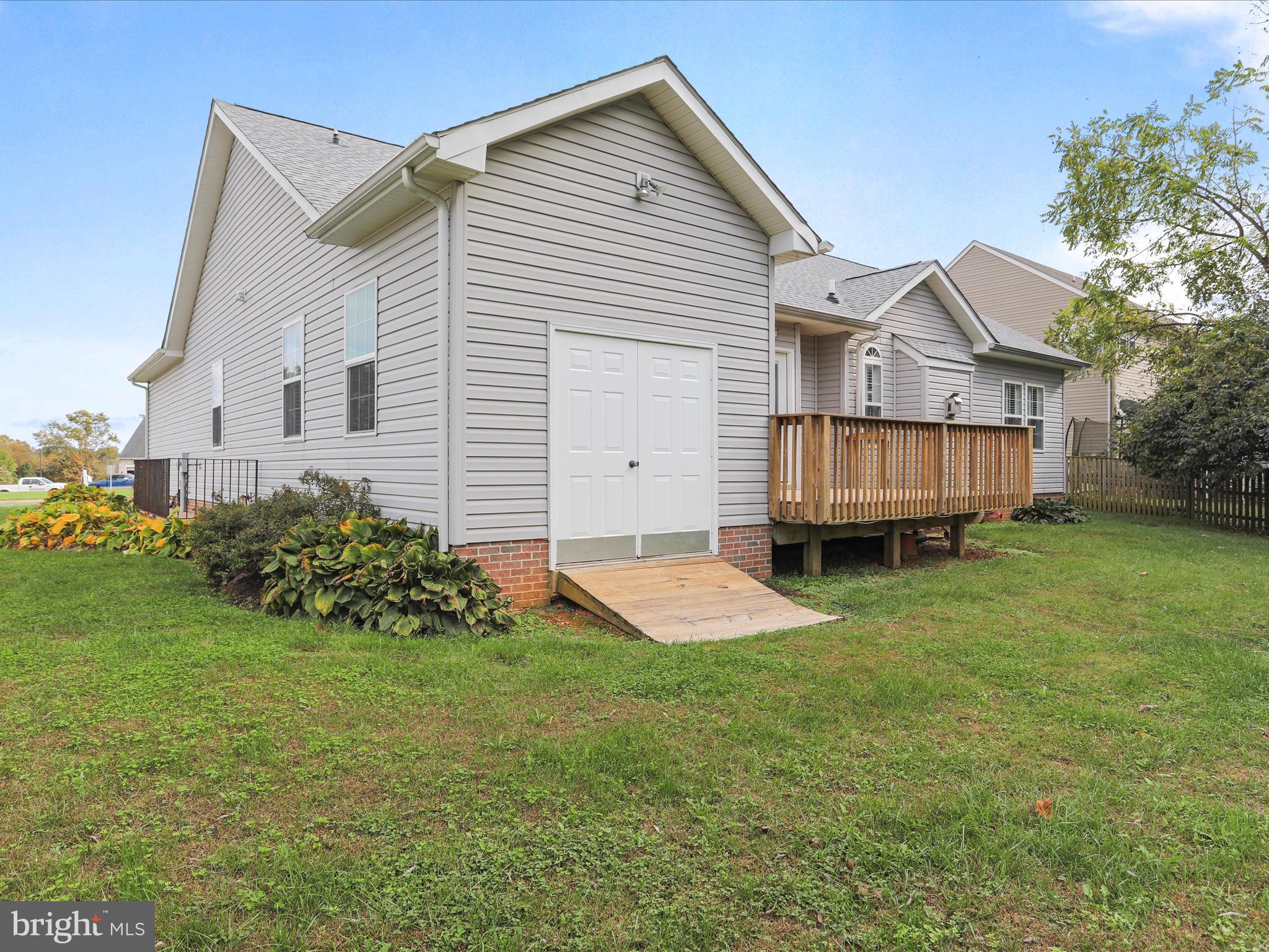 LOCUST HILL - Residential