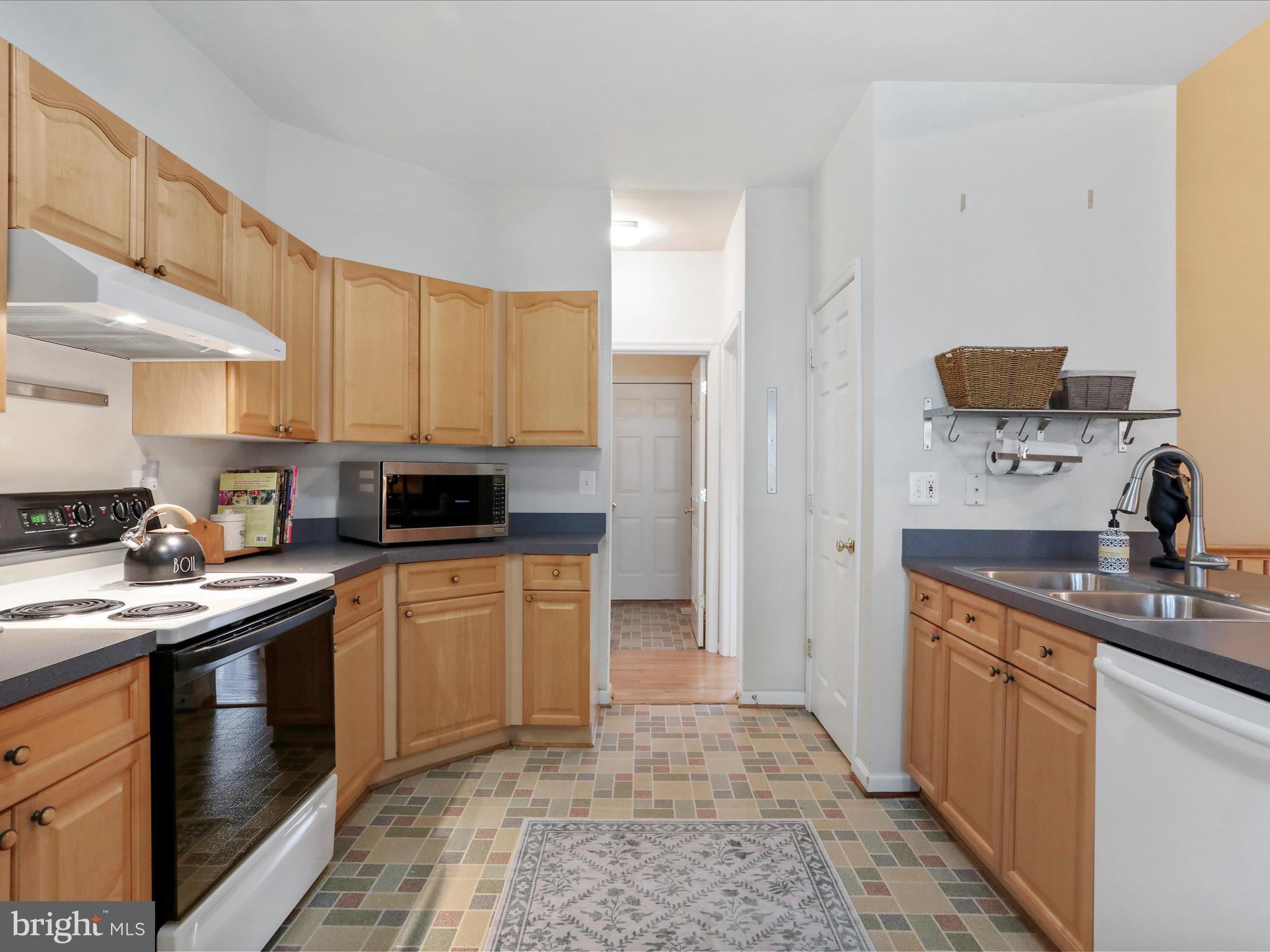 LOCUST HILL - Residential