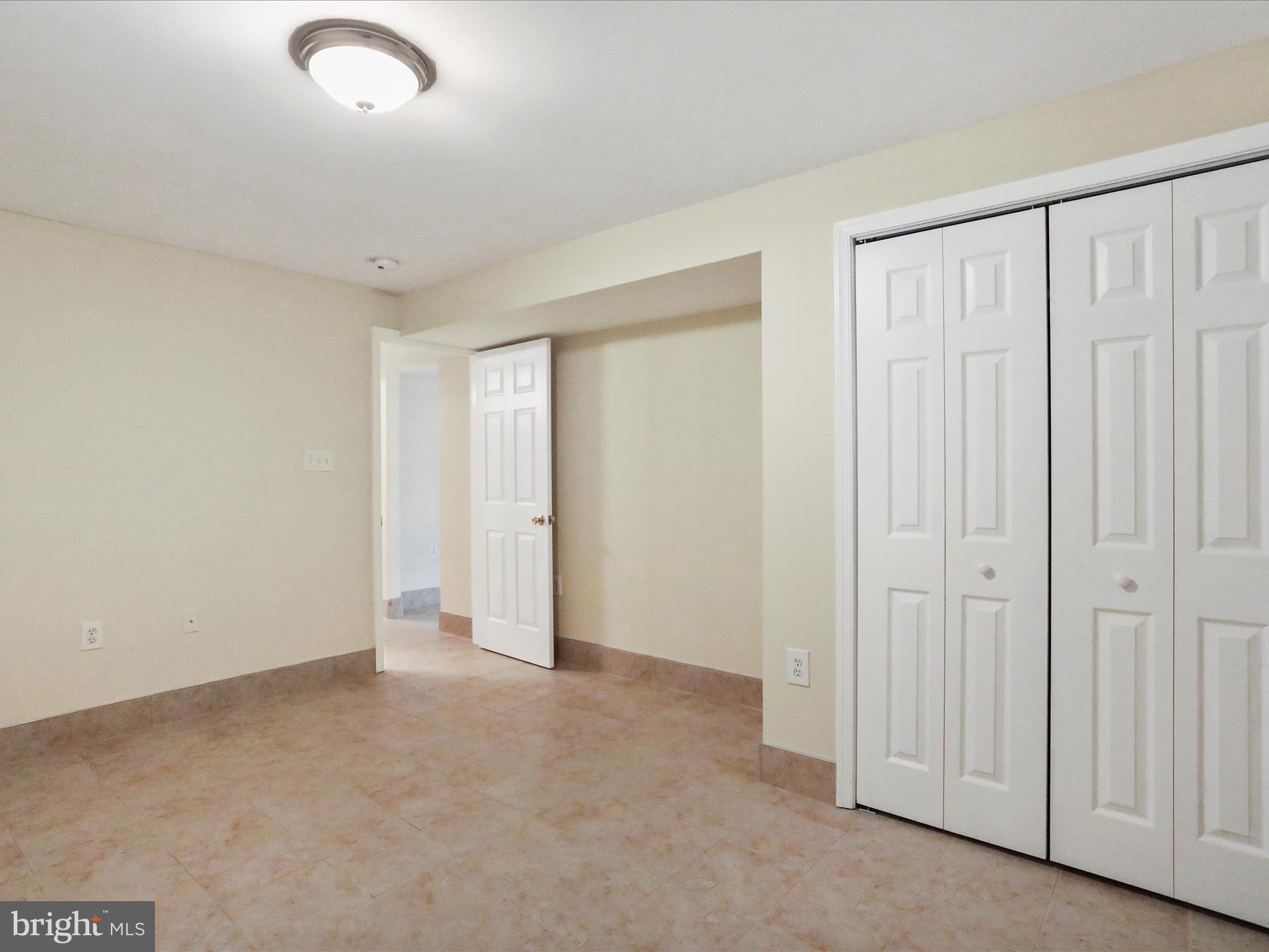 LOCUST HILL - Residential