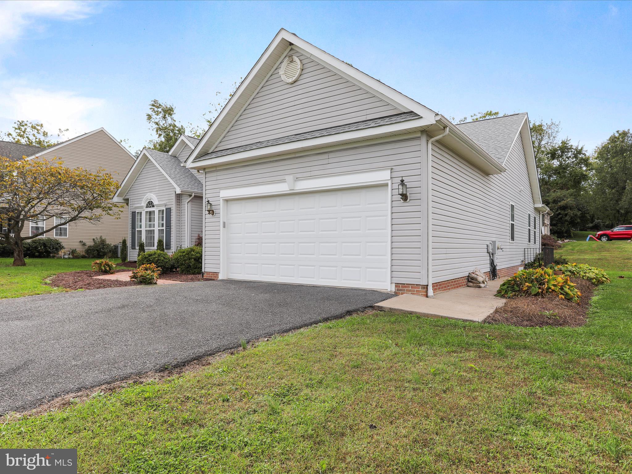 LOCUST HILL - Residential