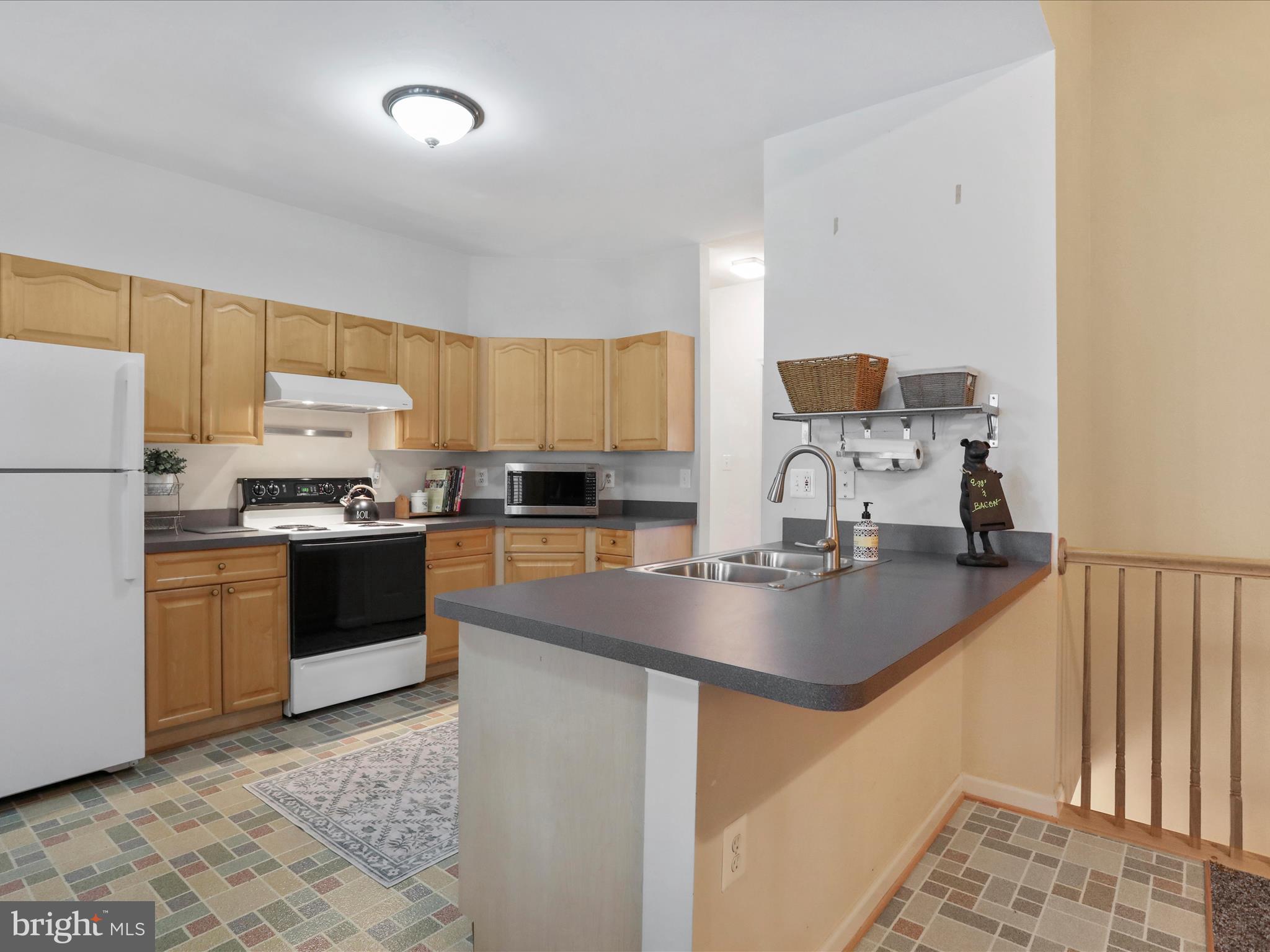 LOCUST HILL - Residential