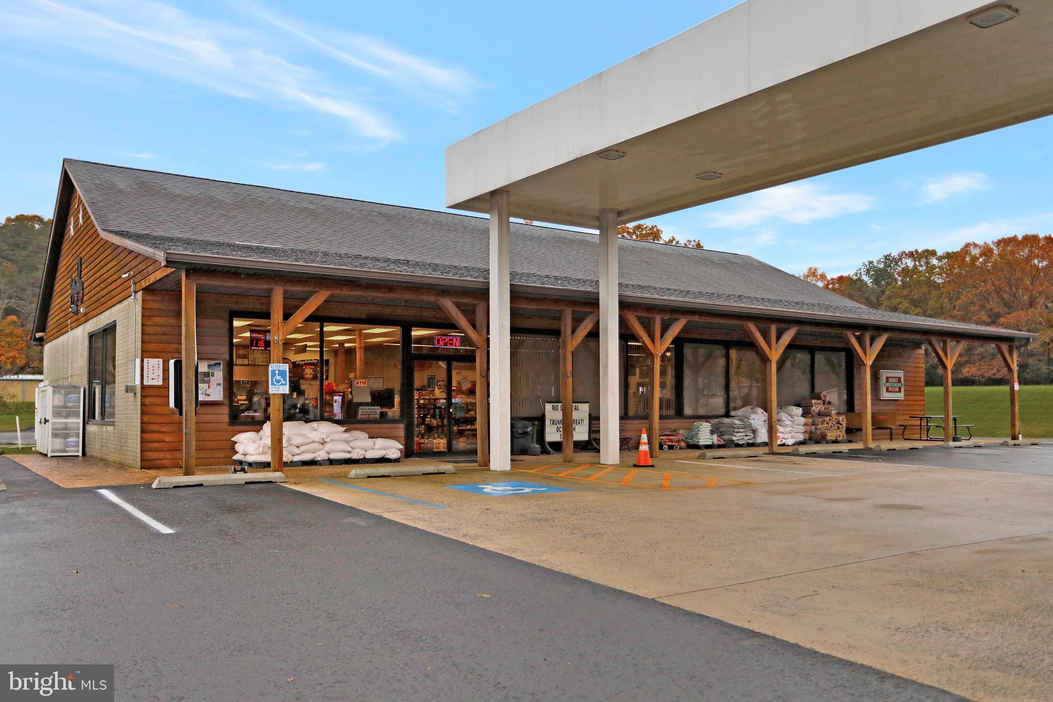 SPERRYS RUN - Commercial Sale