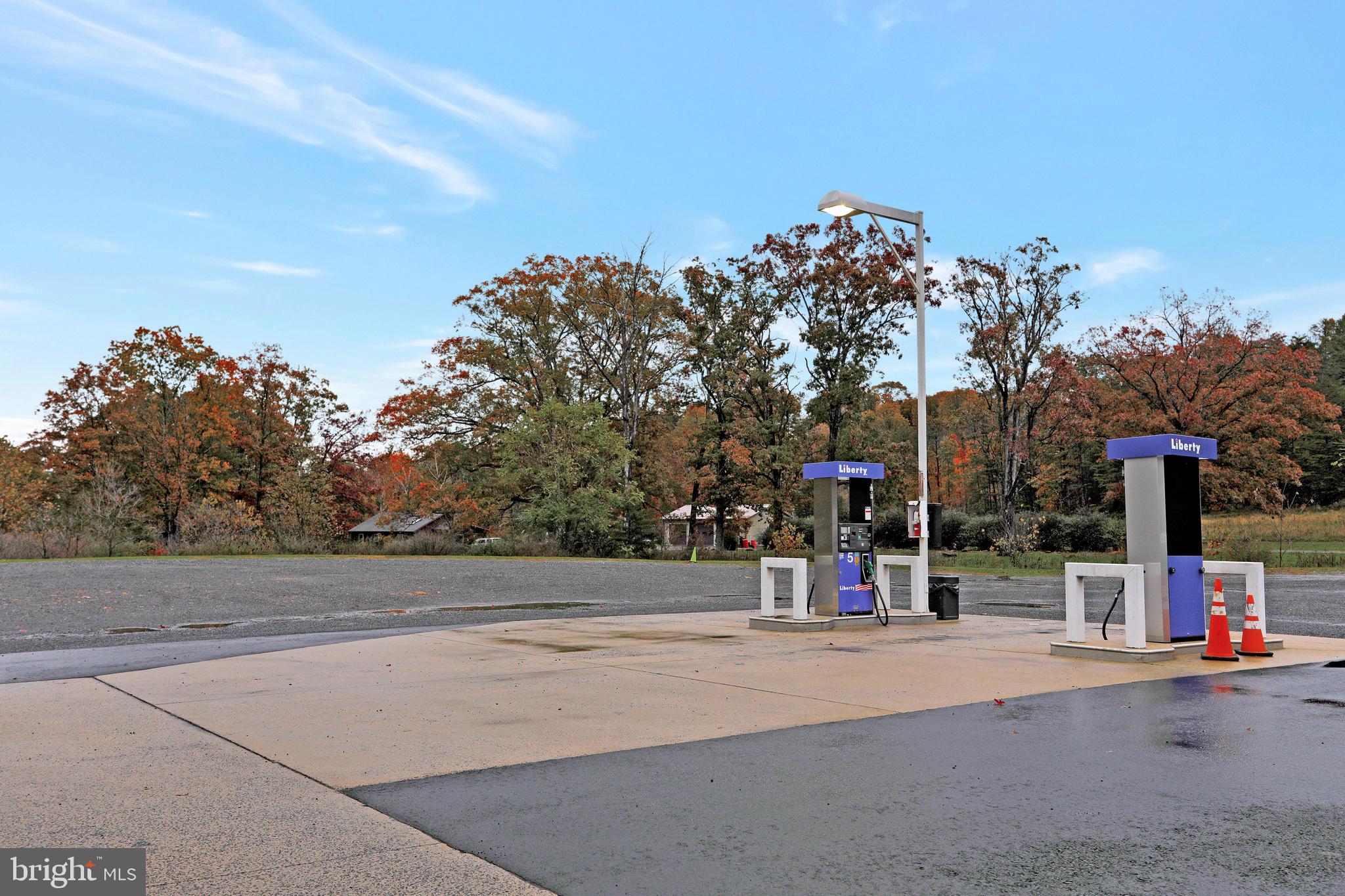 SPERRYS RUN - Commercial Sale