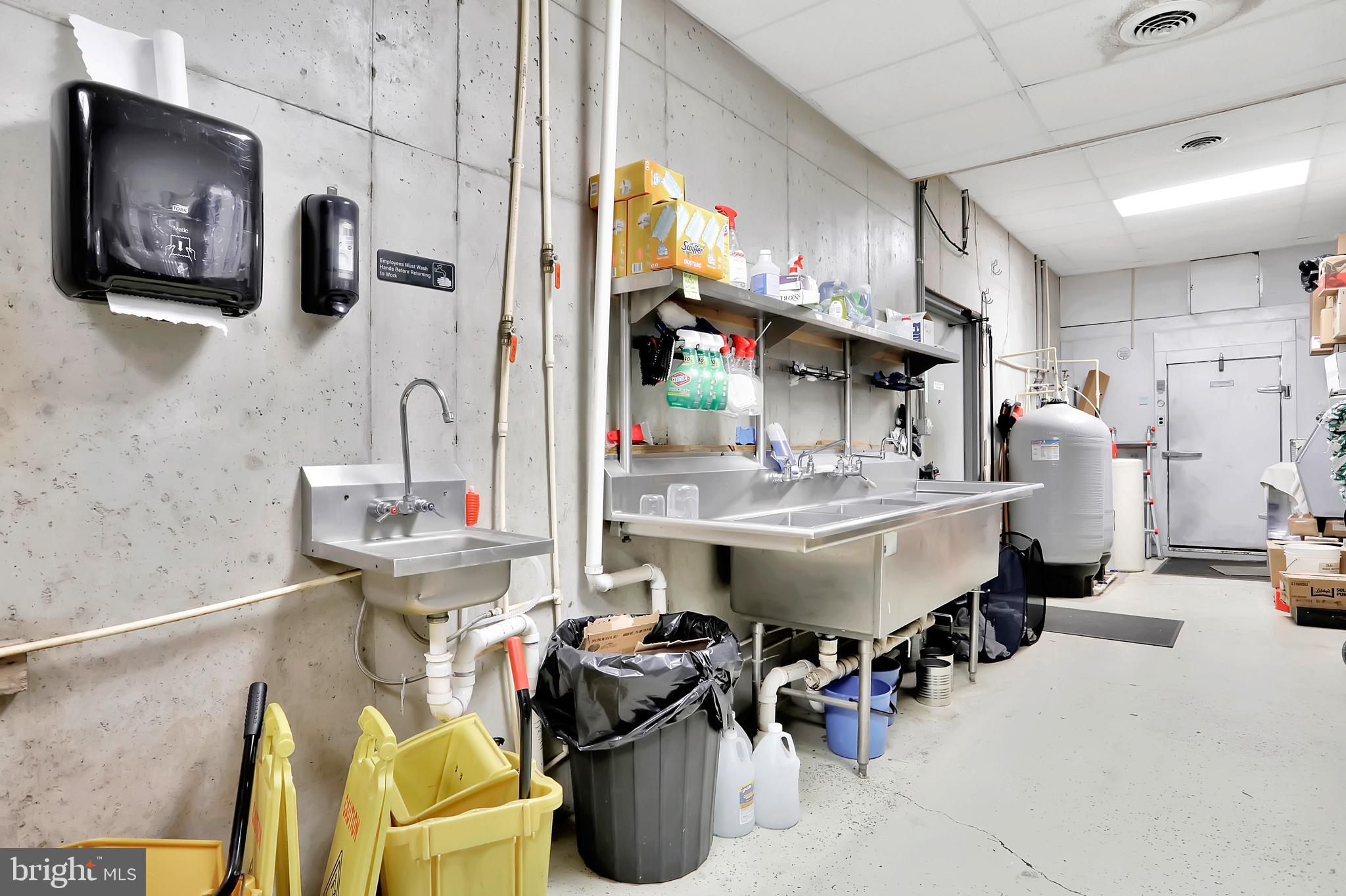 SPERRYS RUN - Commercial Sale