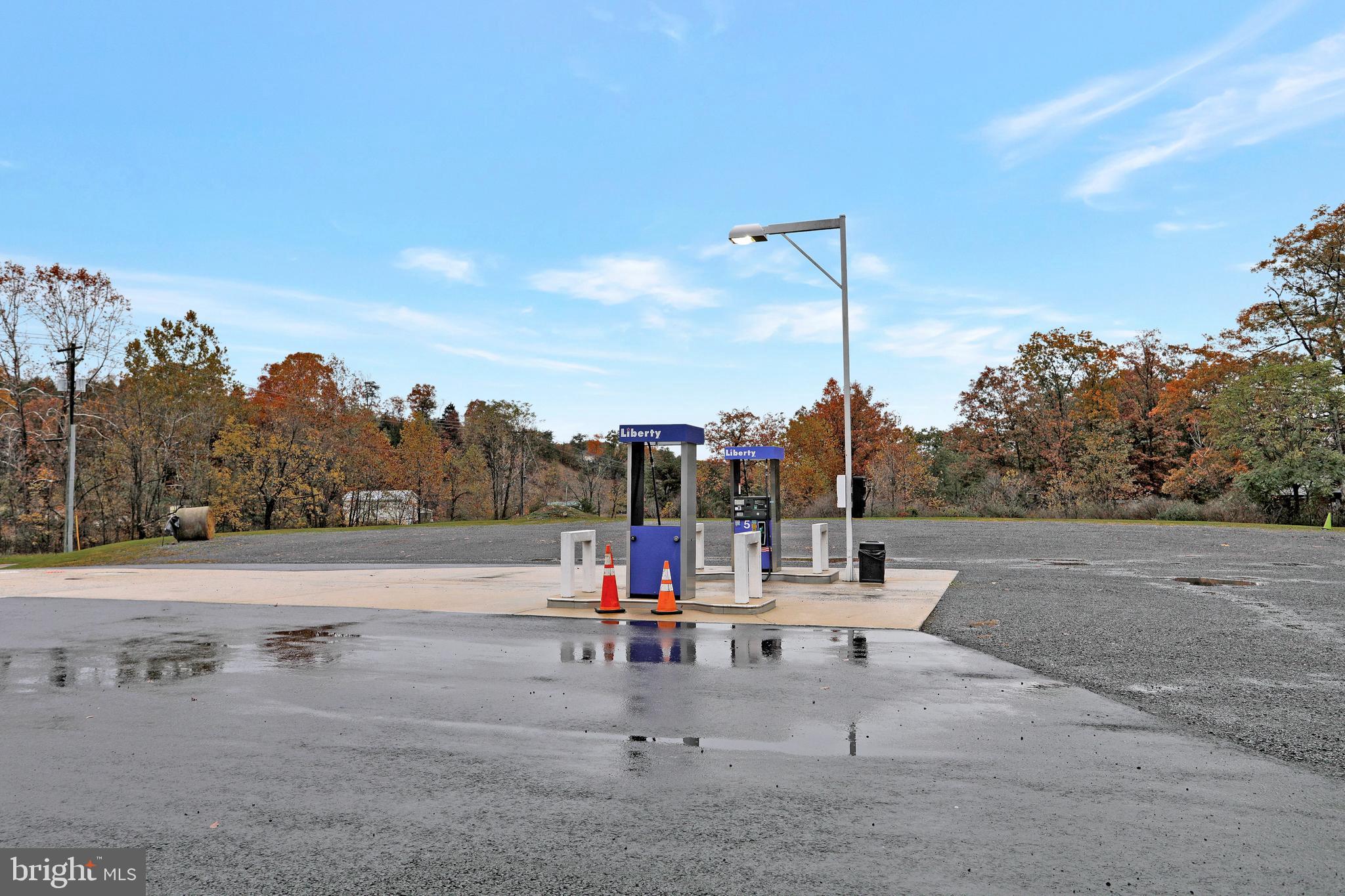 SPERRYS RUN - Commercial Sale