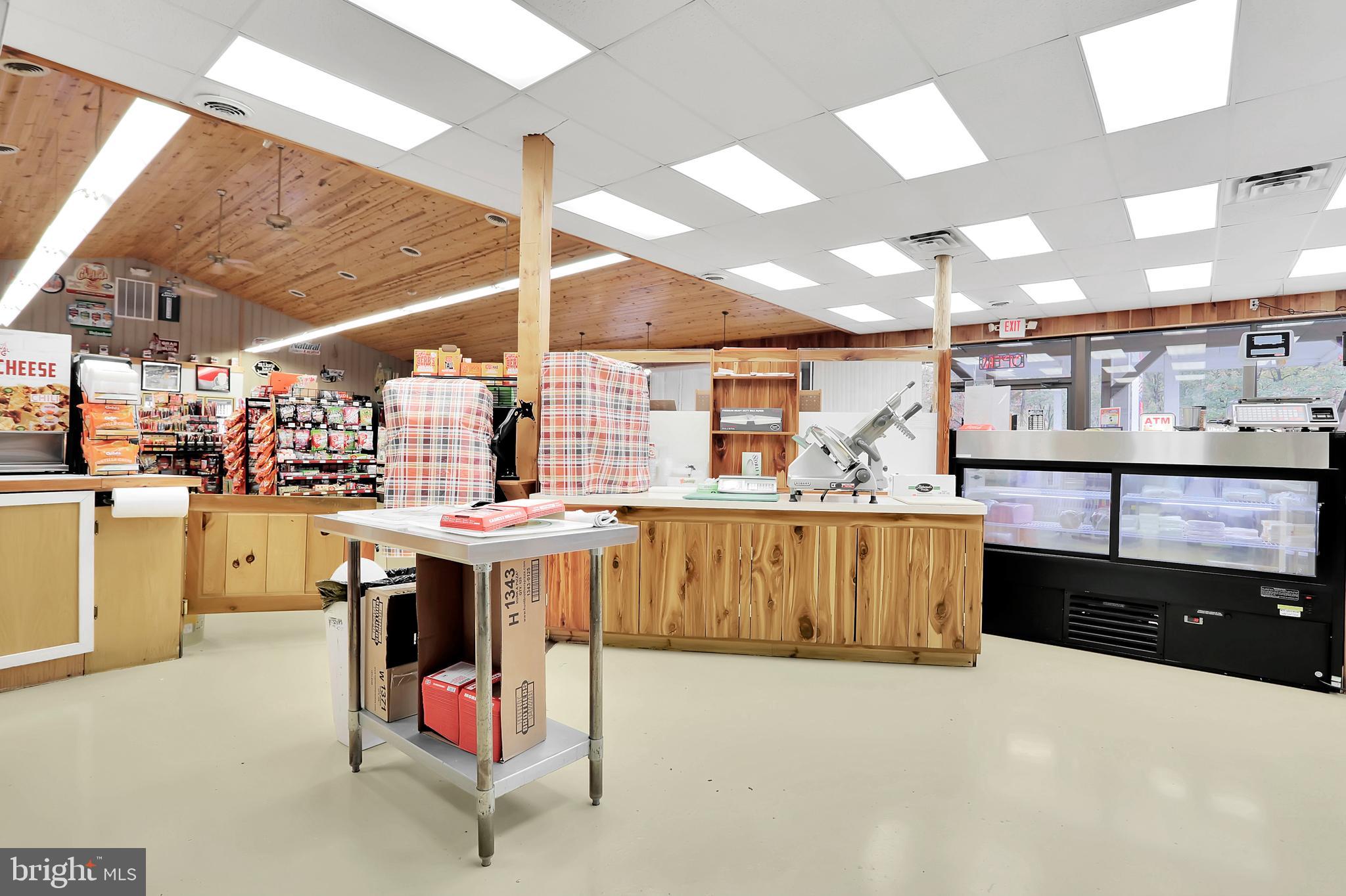 SPERRYS RUN - Commercial Sale