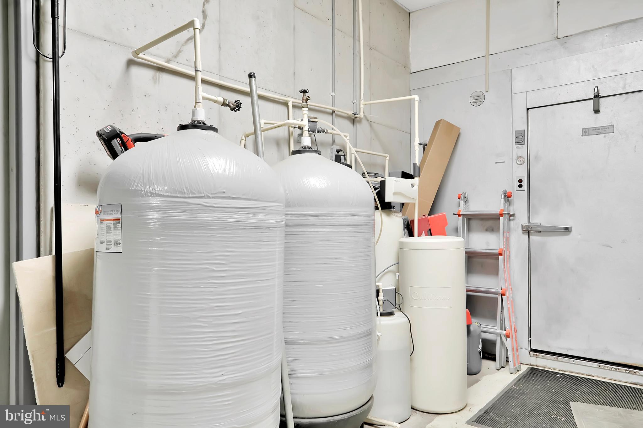 SPERRYS RUN - Commercial Sale