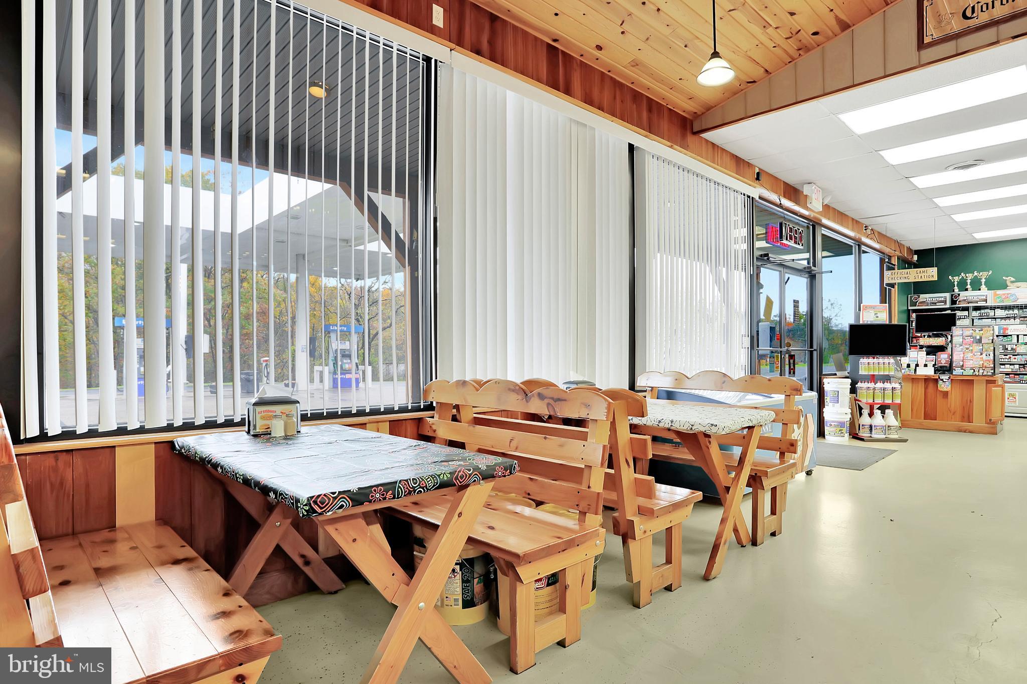 SPERRYS RUN - Commercial Sale