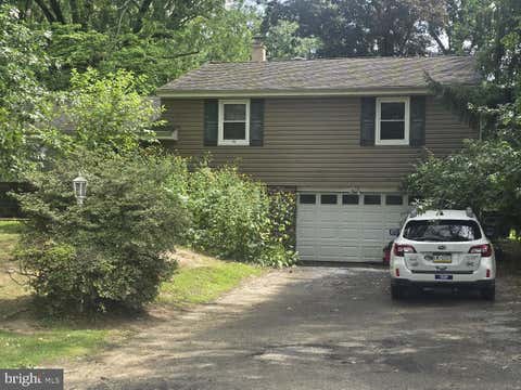 Homes For Sale - 126 Valley Drive<br/> Bucks County, SOUTHAMPTON, PA 18966
