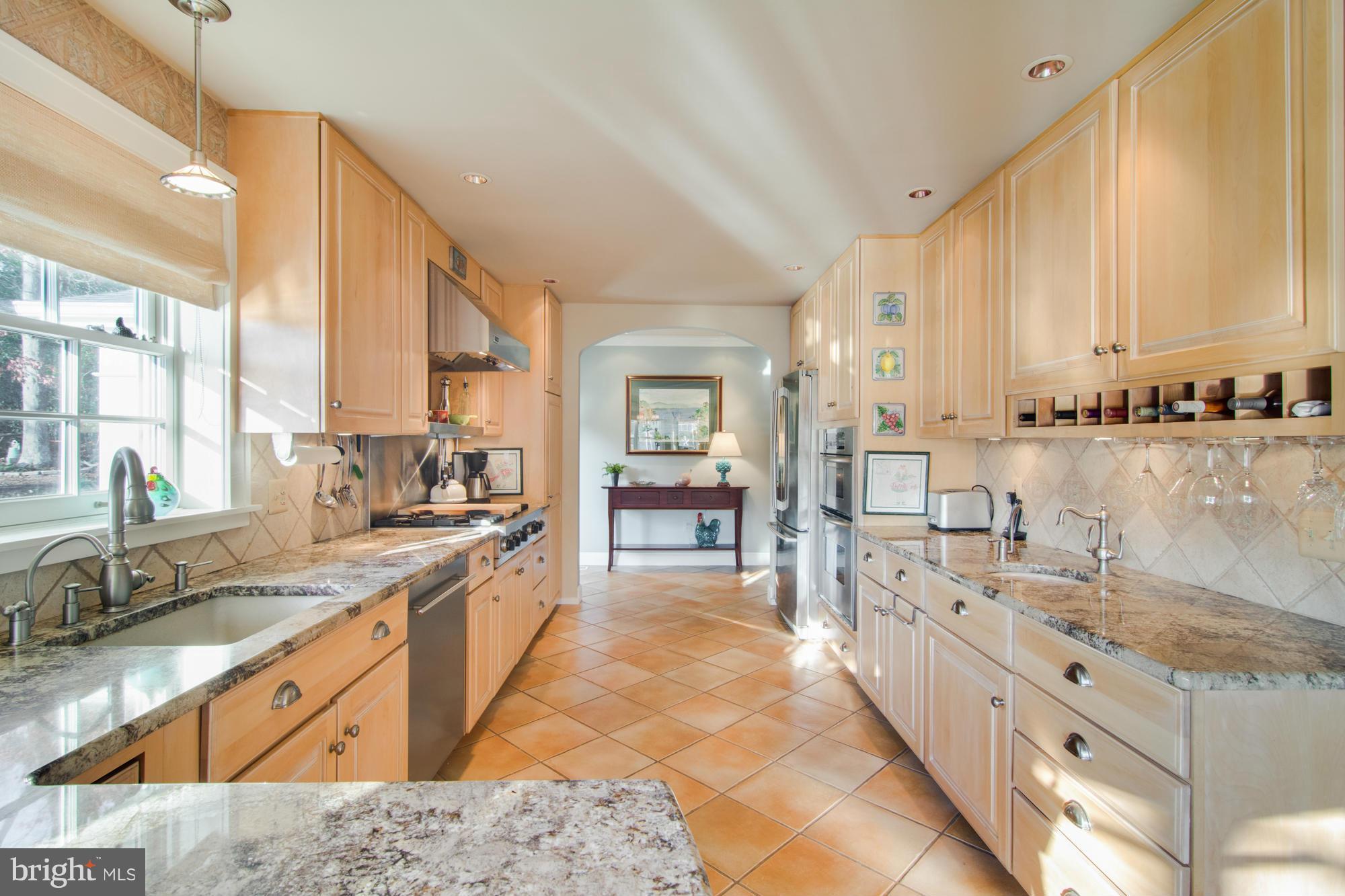 ANNAPOLIS ROADS - Residential