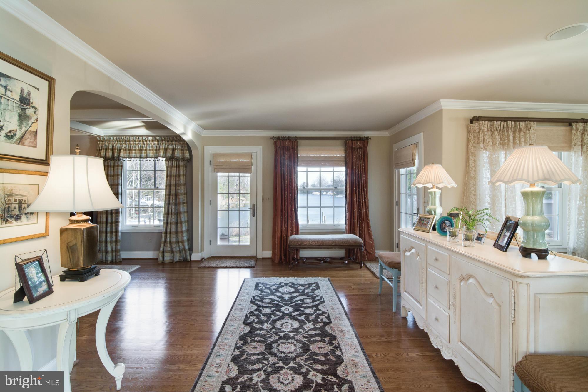 ANNAPOLIS ROADS - Residential