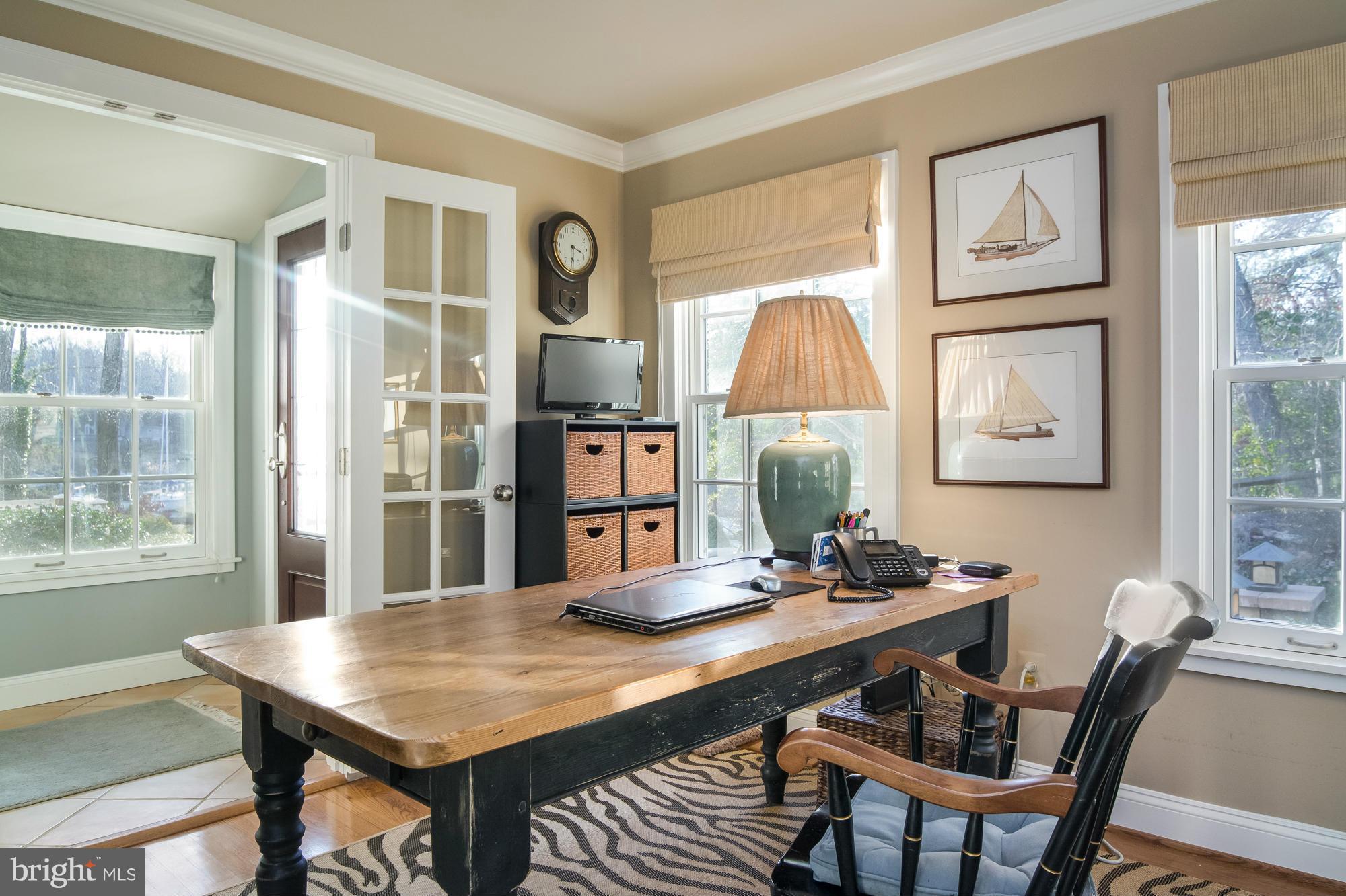 ANNAPOLIS ROADS - Residential