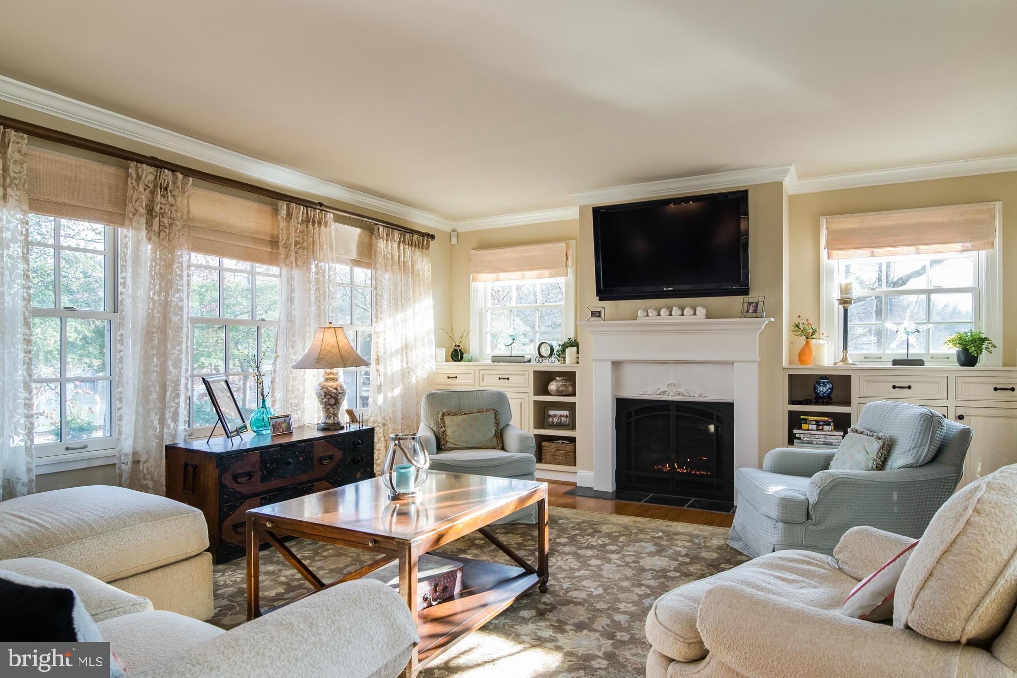 ANNAPOLIS ROADS - Residential