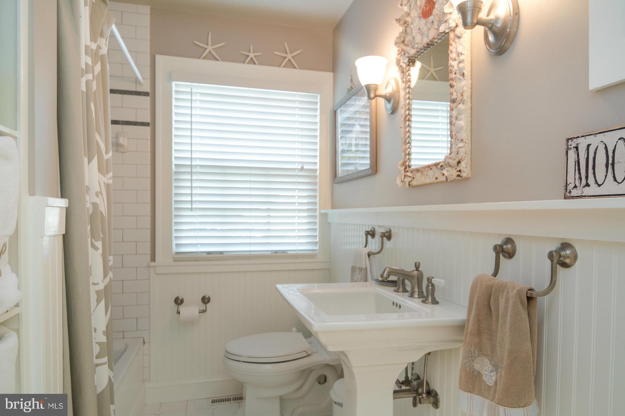 ANNAPOLIS ROADS - Residential