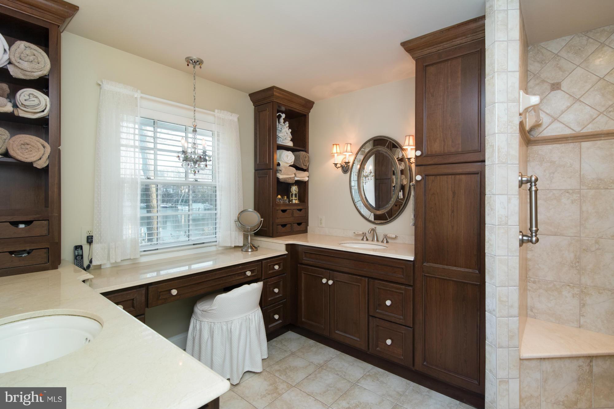 ANNAPOLIS ROADS - Residential