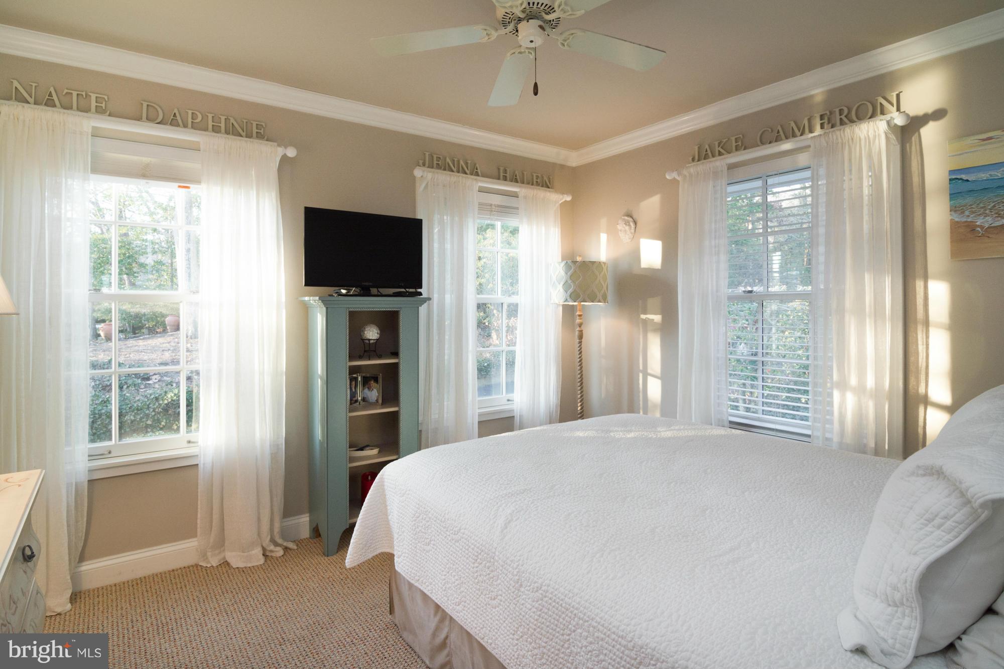 ANNAPOLIS ROADS - Residential