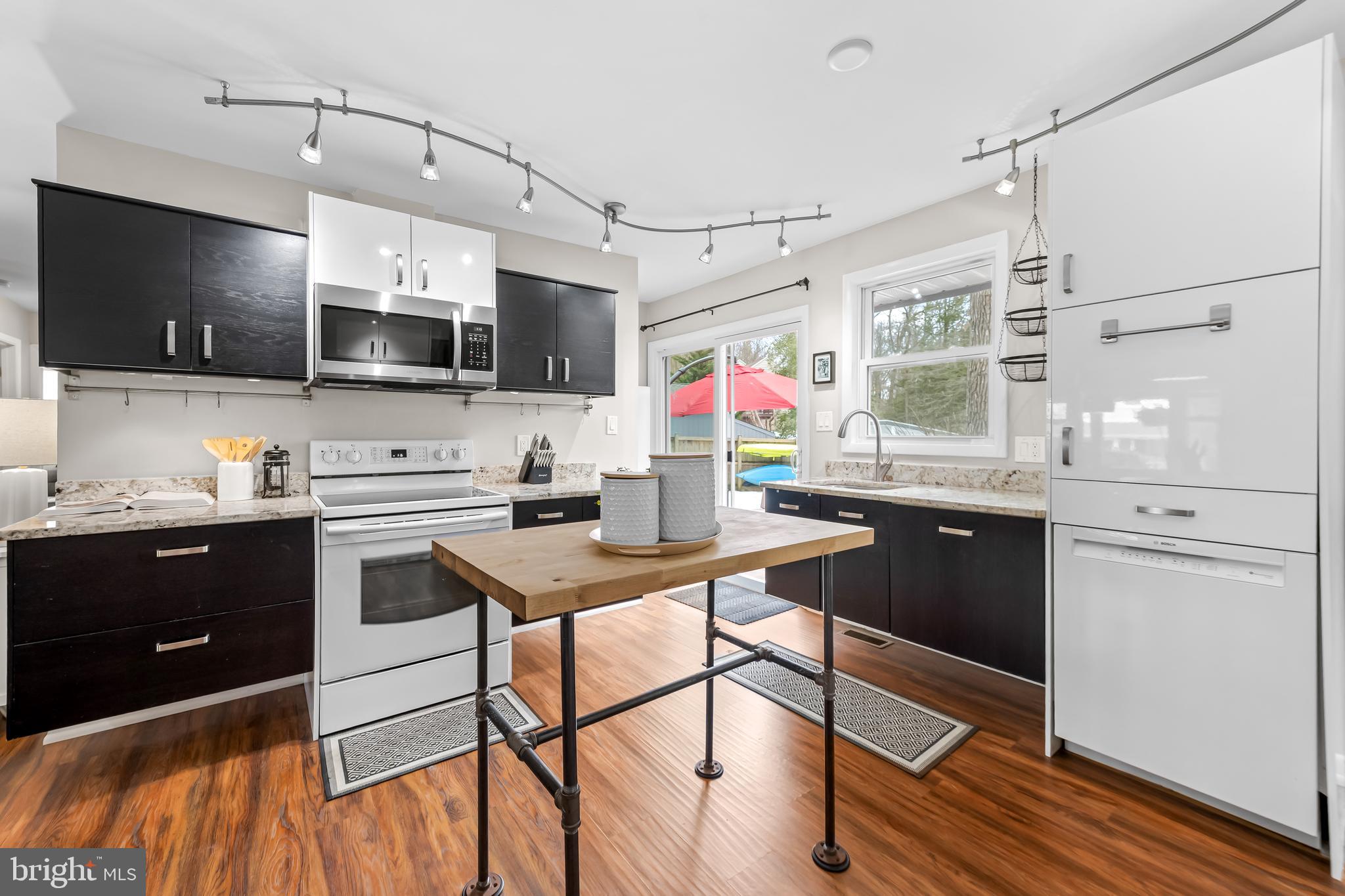 CRESSTON PARK - Residential