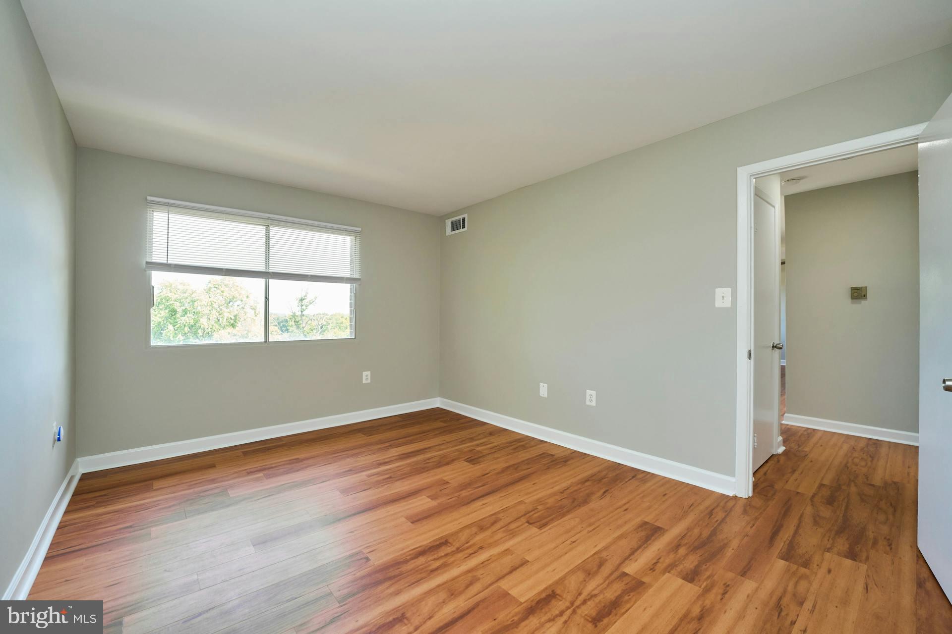 OCCOQUAN RIDGE CONDO - Residential