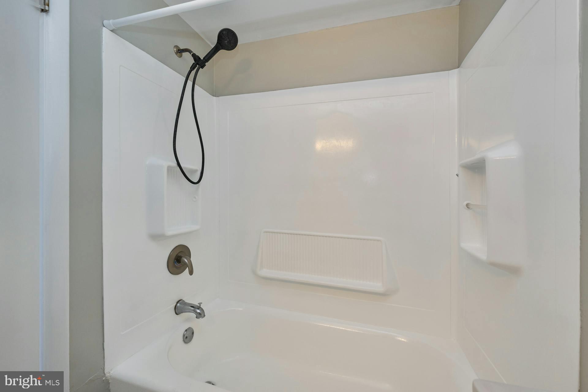 OCCOQUAN RIDGE CONDO - Residential