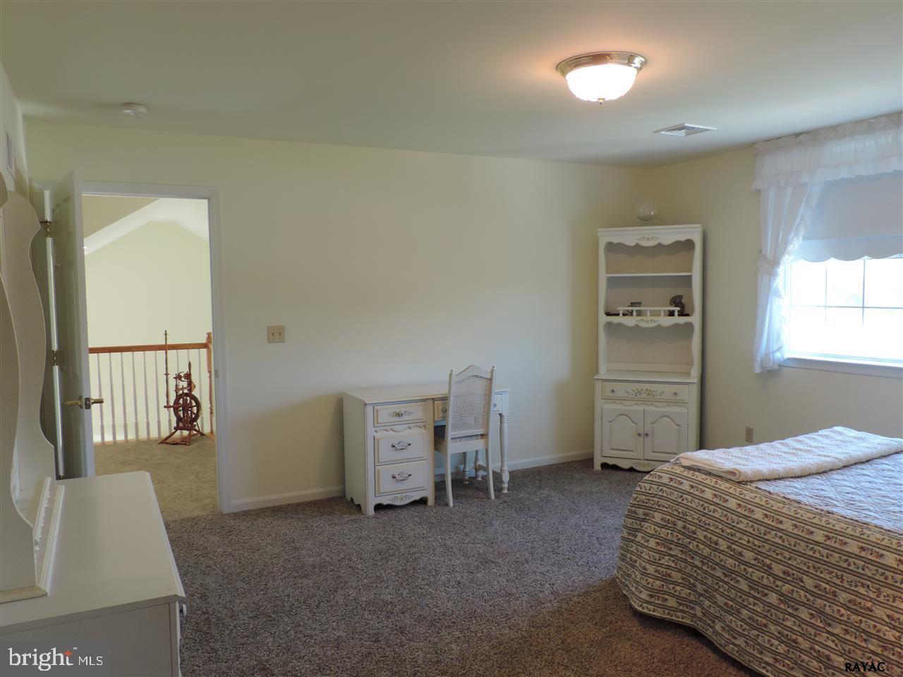 SPRING MEADOWS - Residential