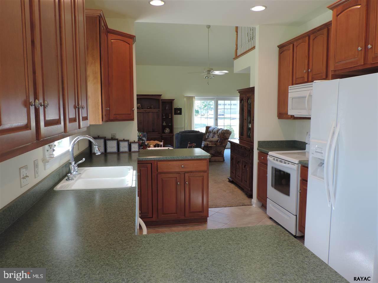 SPRING MEADOWS - Residential