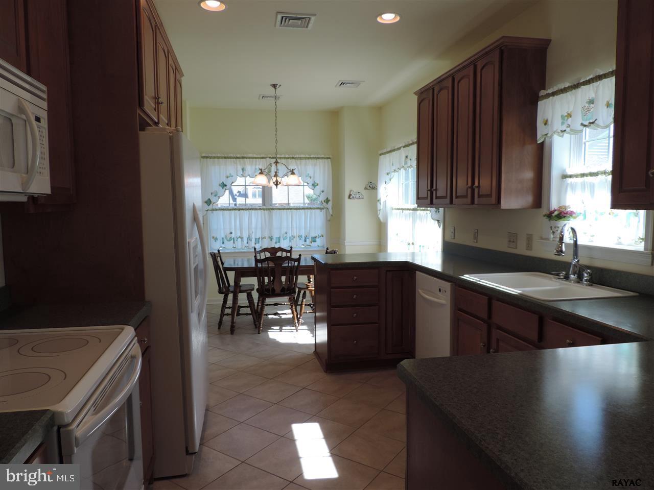 SPRING MEADOWS - Residential