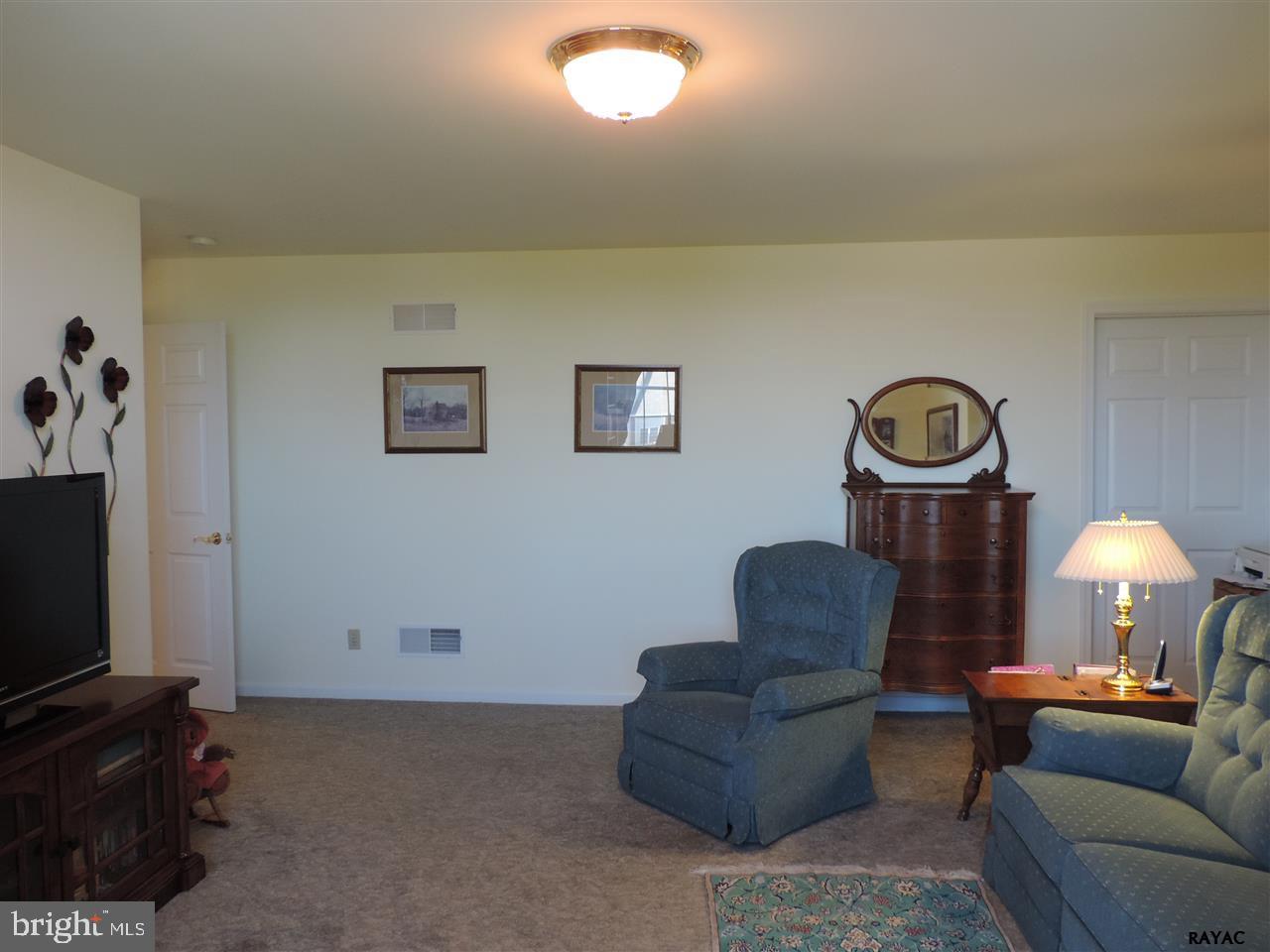 SPRING MEADOWS - Residential
