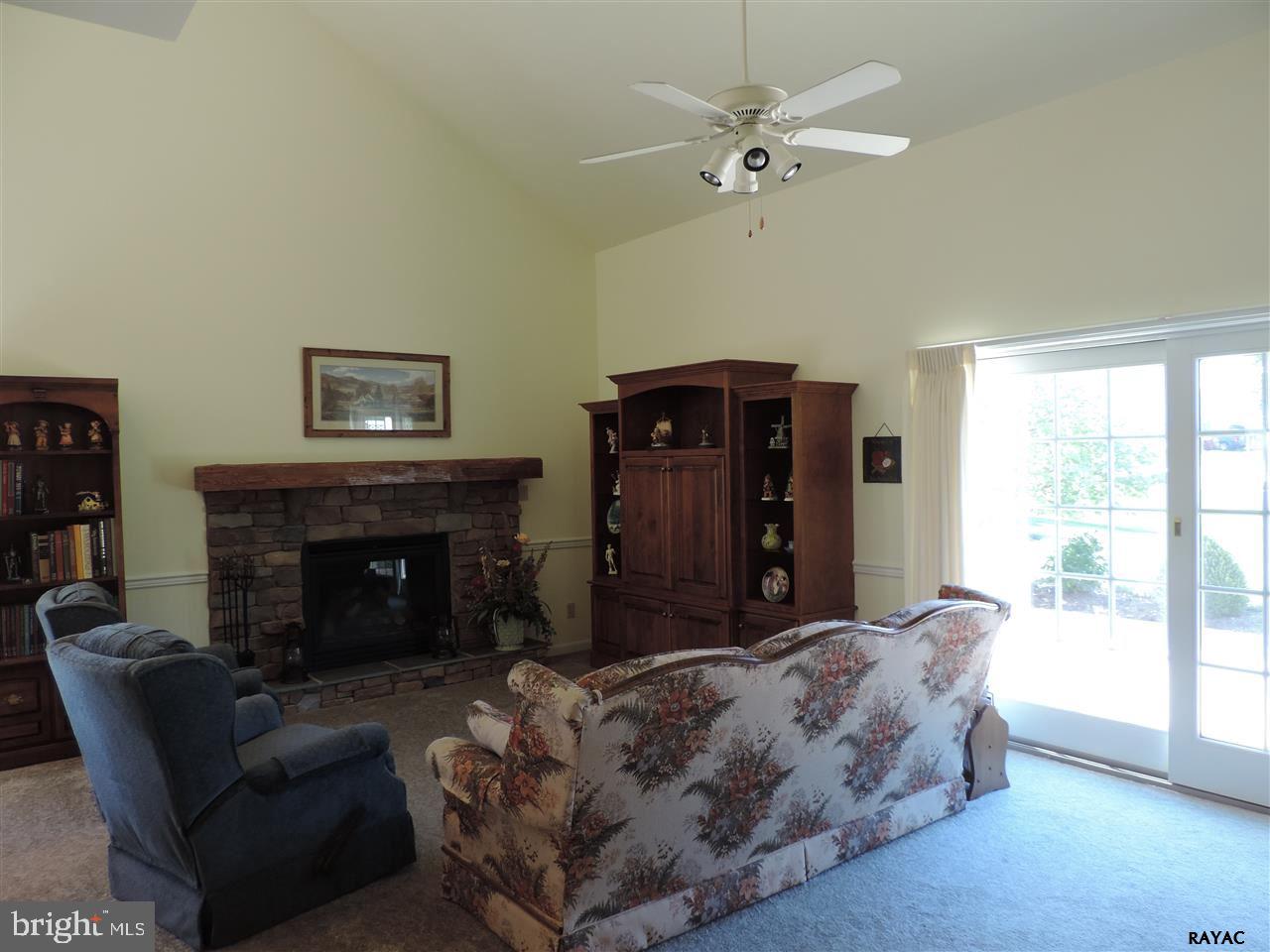 SPRING MEADOWS - Residential