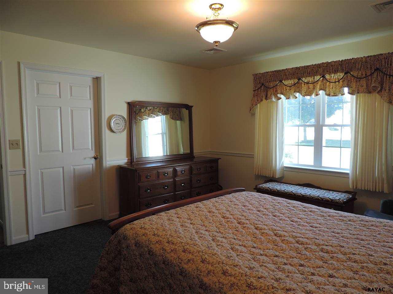 SPRING MEADOWS - Residential