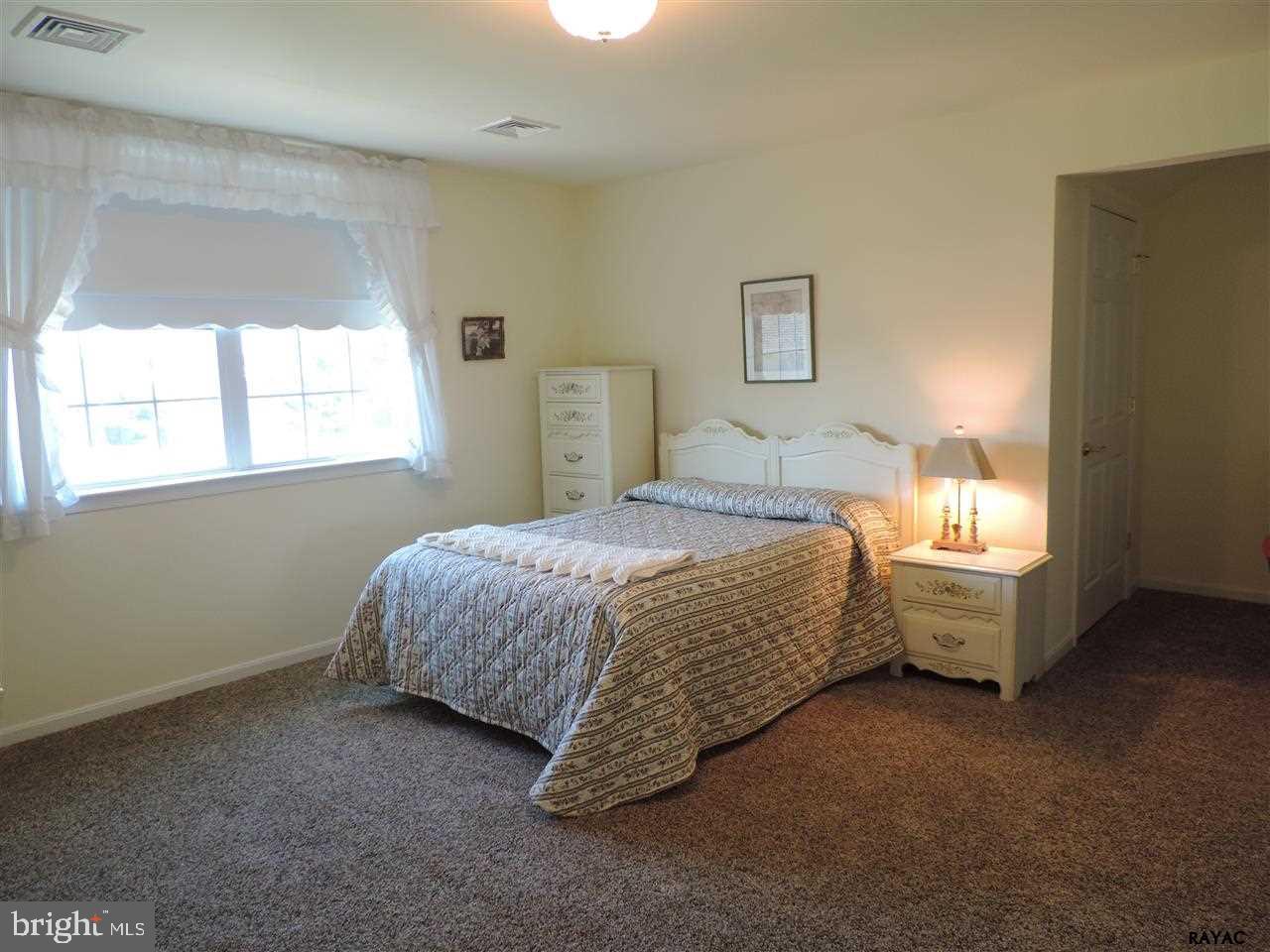 SPRING MEADOWS - Residential