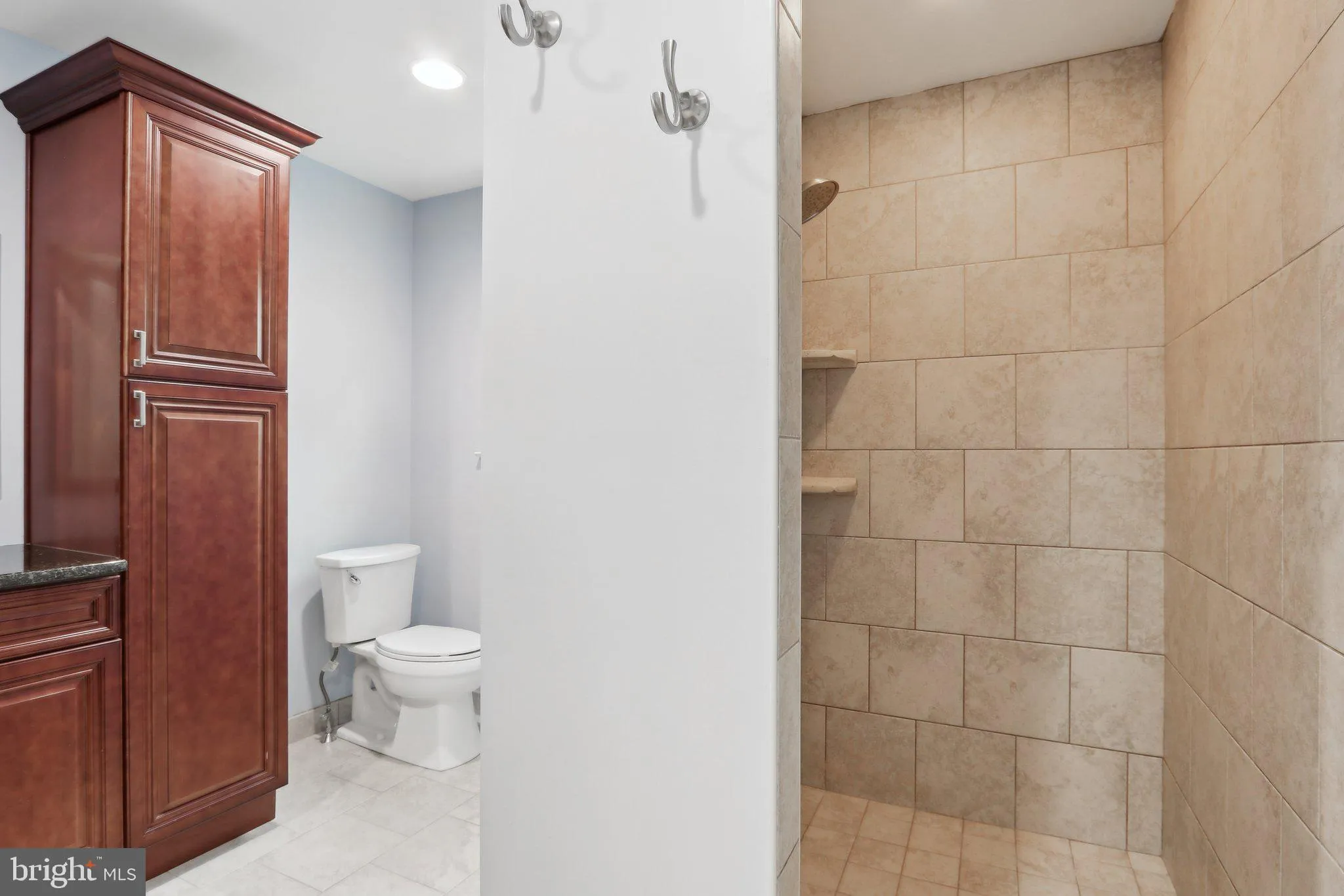 Fort Washington, Pennsylvania 19034, United States, 4 Bedrooms Bedrooms, ,3 BathroomsBathrooms,Residential,Contingent,130045