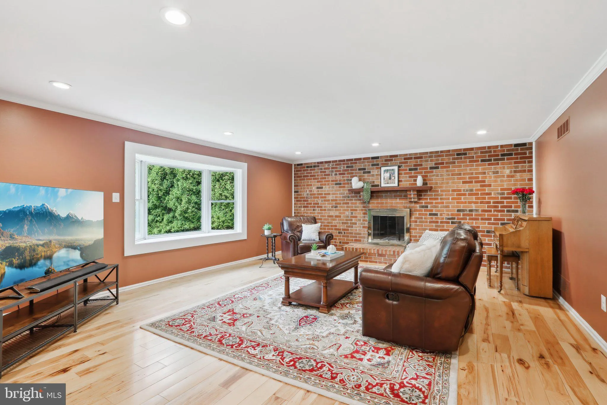 Fort Washington, Pennsylvania 19034, United States, 4 Bedrooms Bedrooms, ,3 BathroomsBathrooms,Residential,Contingent,130045