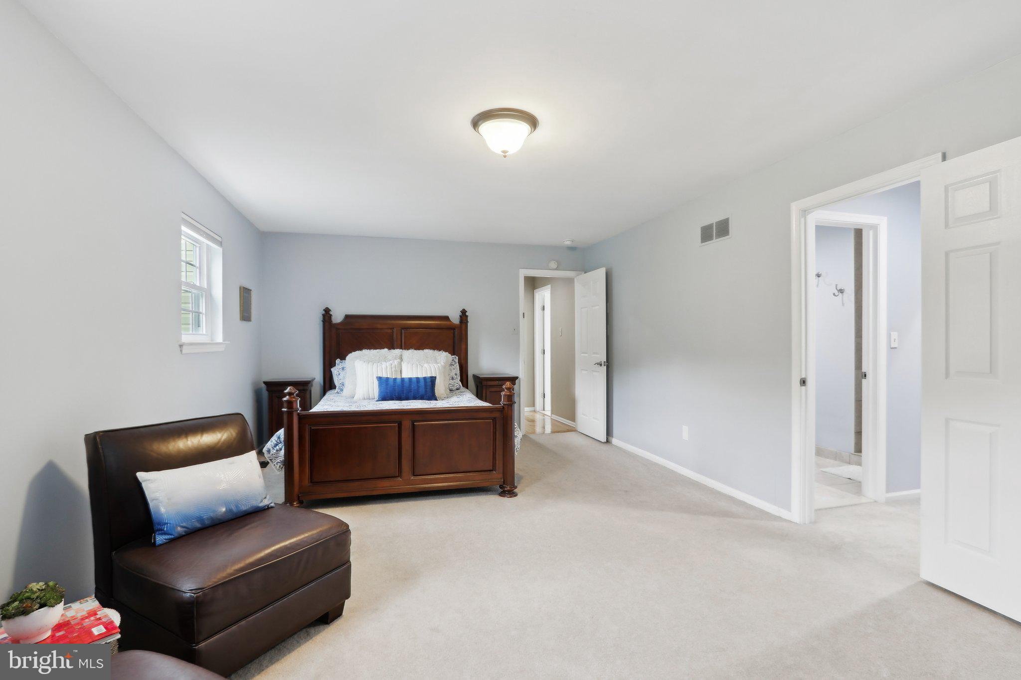 FORT WASHINGTON - Residential