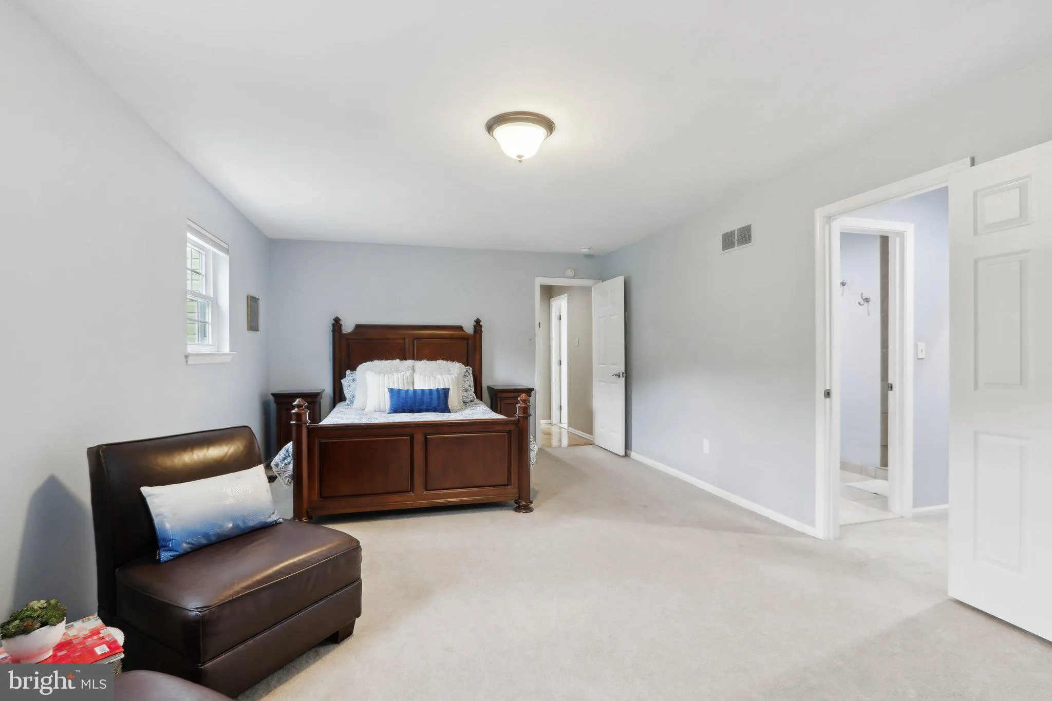 Fort Washington, Pennsylvania 19034, United States, 4 Bedrooms Bedrooms, ,3 BathroomsBathrooms,Residential,Contingent,130045