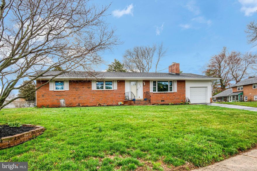 One-Level Living WITH Garage on 0.35 acres in the City of Manassas!

A cul-de-sac located in the quiet community of Shelton Heights.

Step inside and you'll find over 2,200sqft with 3-bedrooms and 2-full baths. 

The dining room, living room, and family room are spaces perfect for hosting guests or enjoying quiet evenings at home. Built-ins throughout add character and provide additional storage options. A spacious eat-in kitchen with breakfast island, stainless steel appliances, gas stove, plenty of cabinetry and countertop space, a walk-in pantry and direct access to the garage. Spacious laundry room with access to the backyard. Huge deck for entertaining and outdoor dining. Fully-fenced backyard with a shed and young evergreens. Fresh paint, updated baths, gleaming hardwoods, ceiling fans.  

Living in Manassas offers residents access to various amenities within close proximity. Here you can enjoy diverse dining options, shopping centers, parks, recreational facilities, historical sites, art galleries, and much more. Plus, its location provides easy access to public transportation routes and major highways making commuting hassle-free.