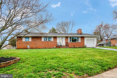 Photo of 8909 Hill Place, MANASSAS, VA 20110 (MLS # VAMN2010410)