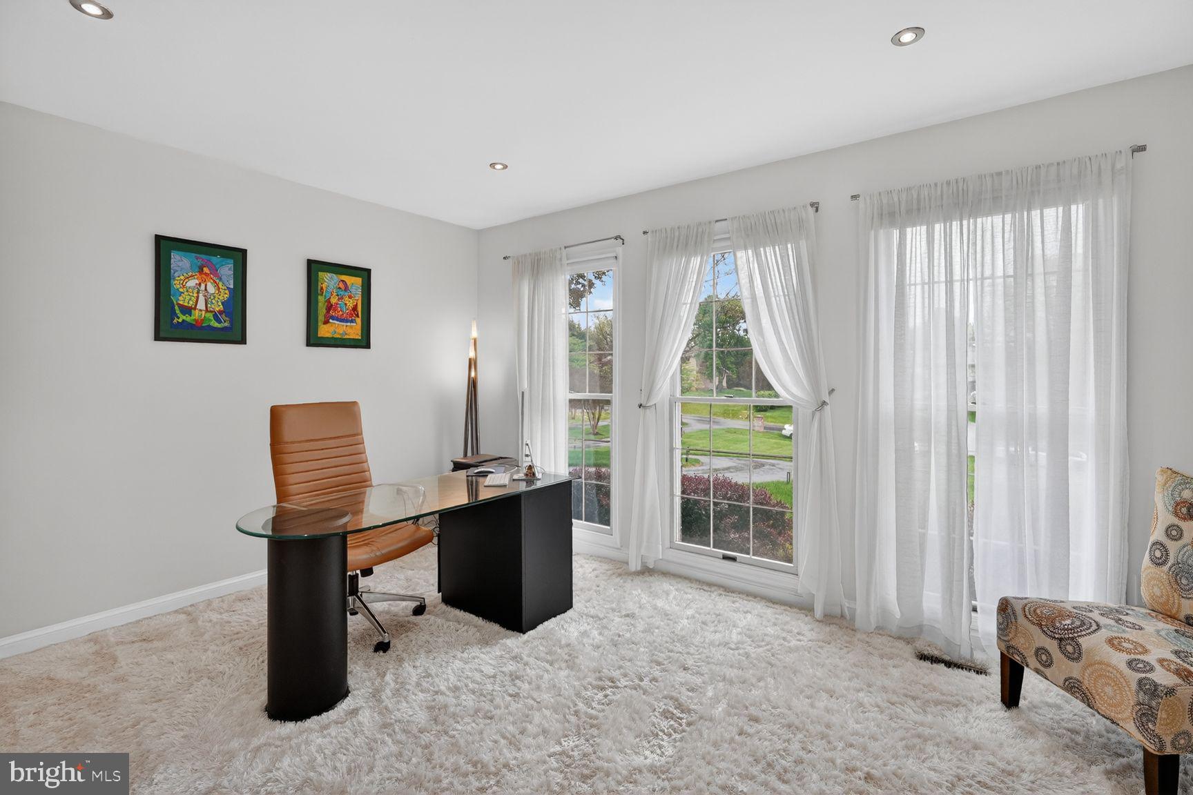 DARNESTOWN HILLS - Residential