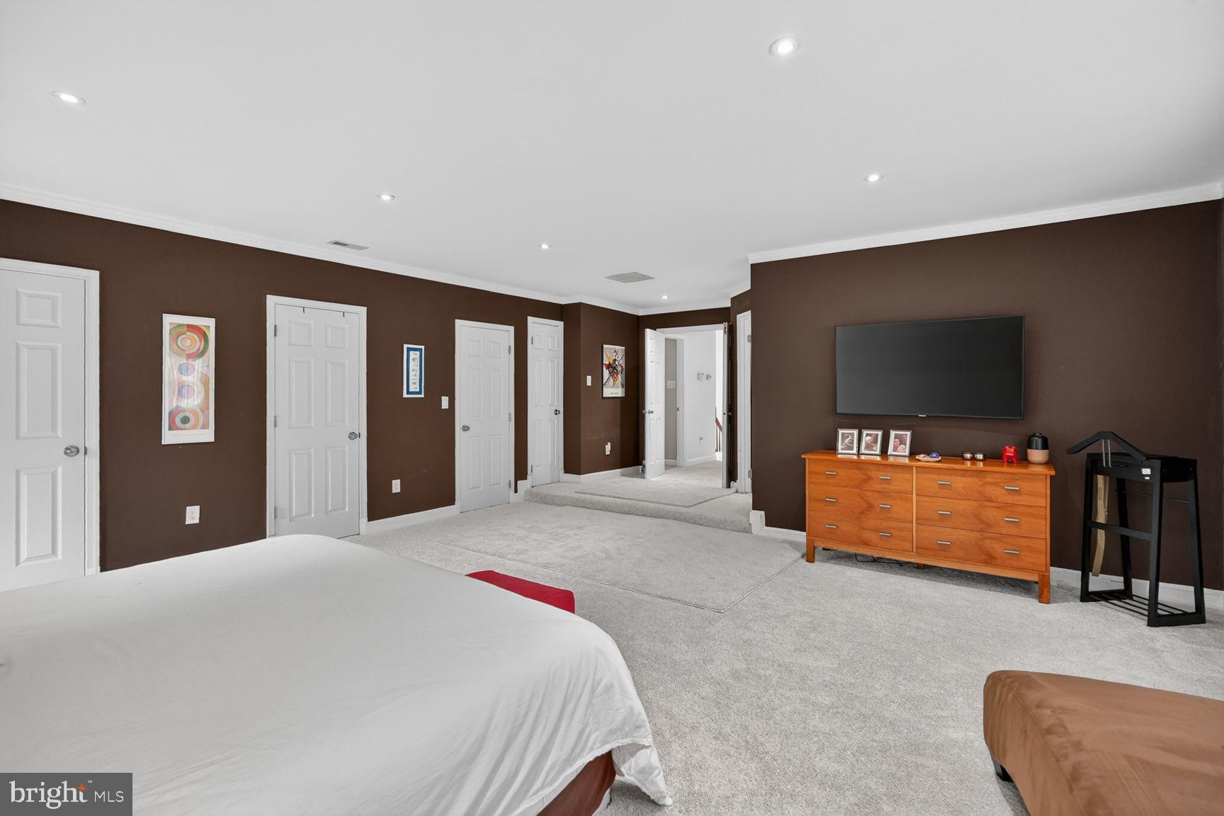 DARNESTOWN HILLS - Residential