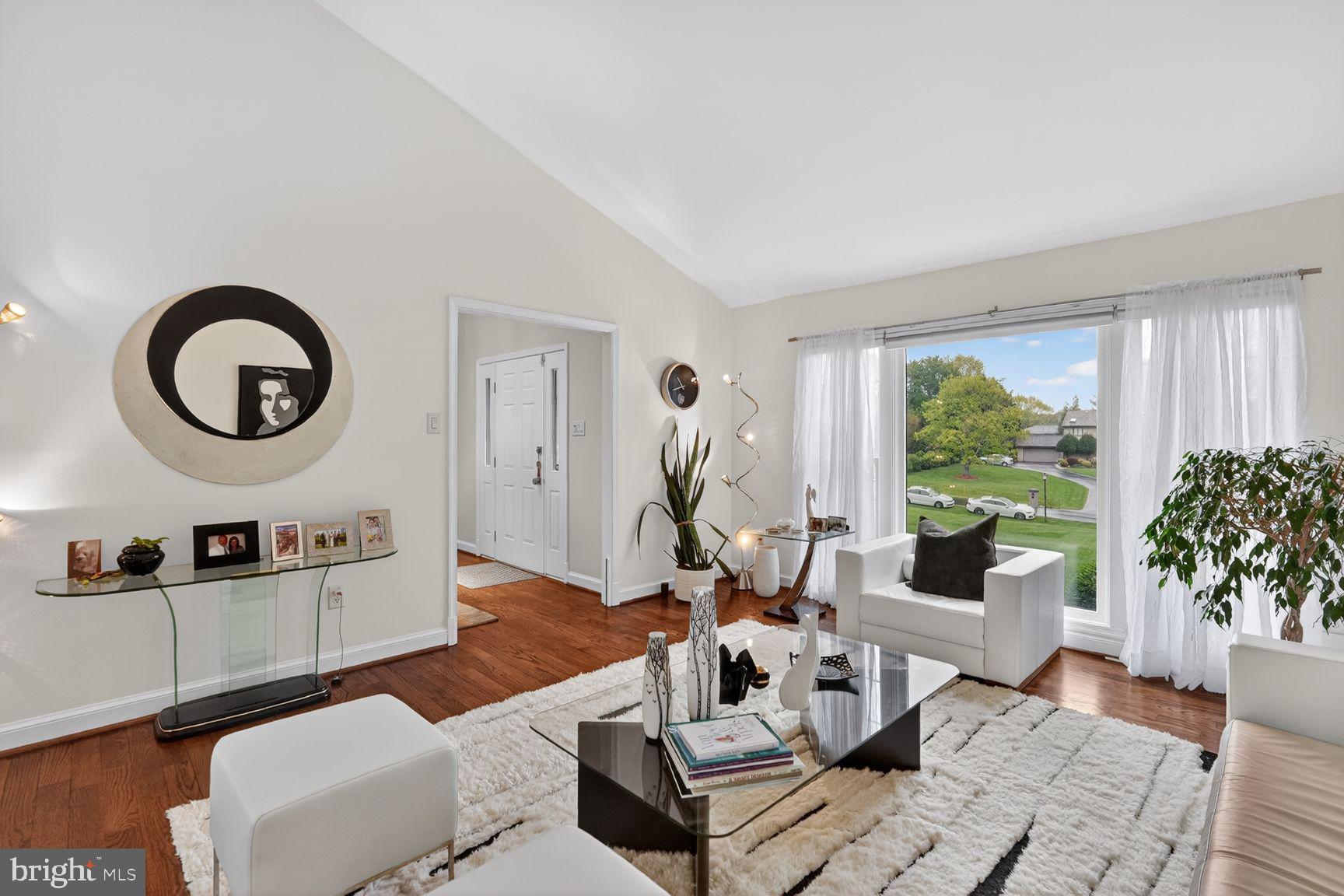 DARNESTOWN HILLS - Residential